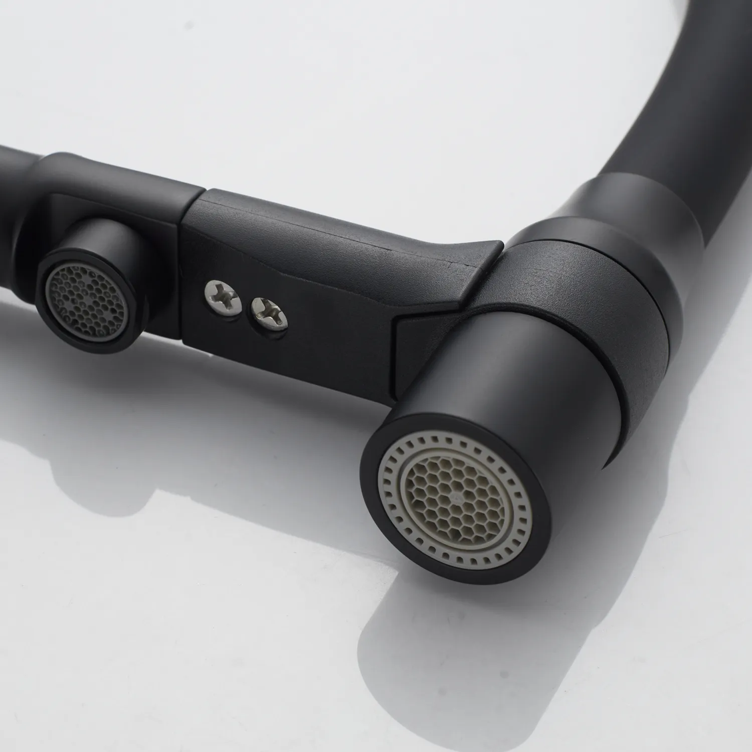 Смеситель для кухни с гибким изливом и подключением фильтра Shevanik S378H, черный