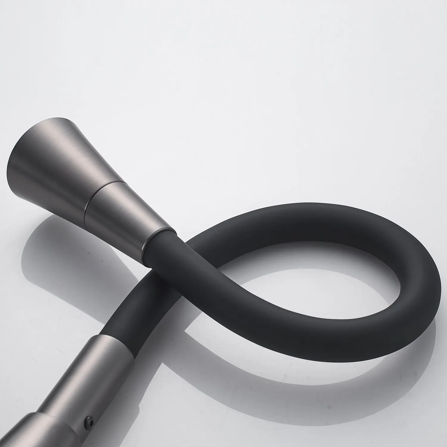 Смеситель для кухни с гибким изливом Shevanik S543T-3, оружейная сталь/черный