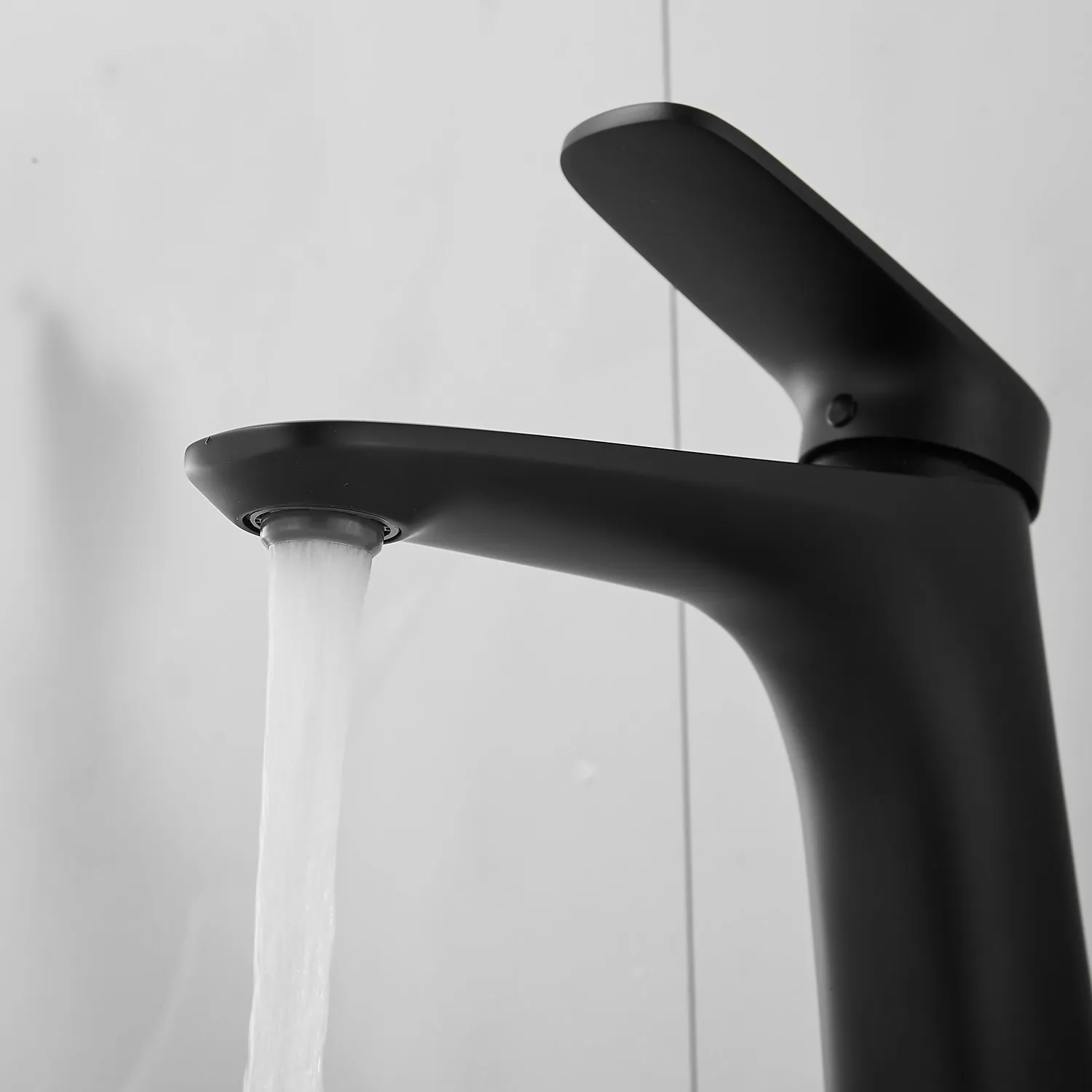 Смеситель для раковины Raffine F0185H, черный