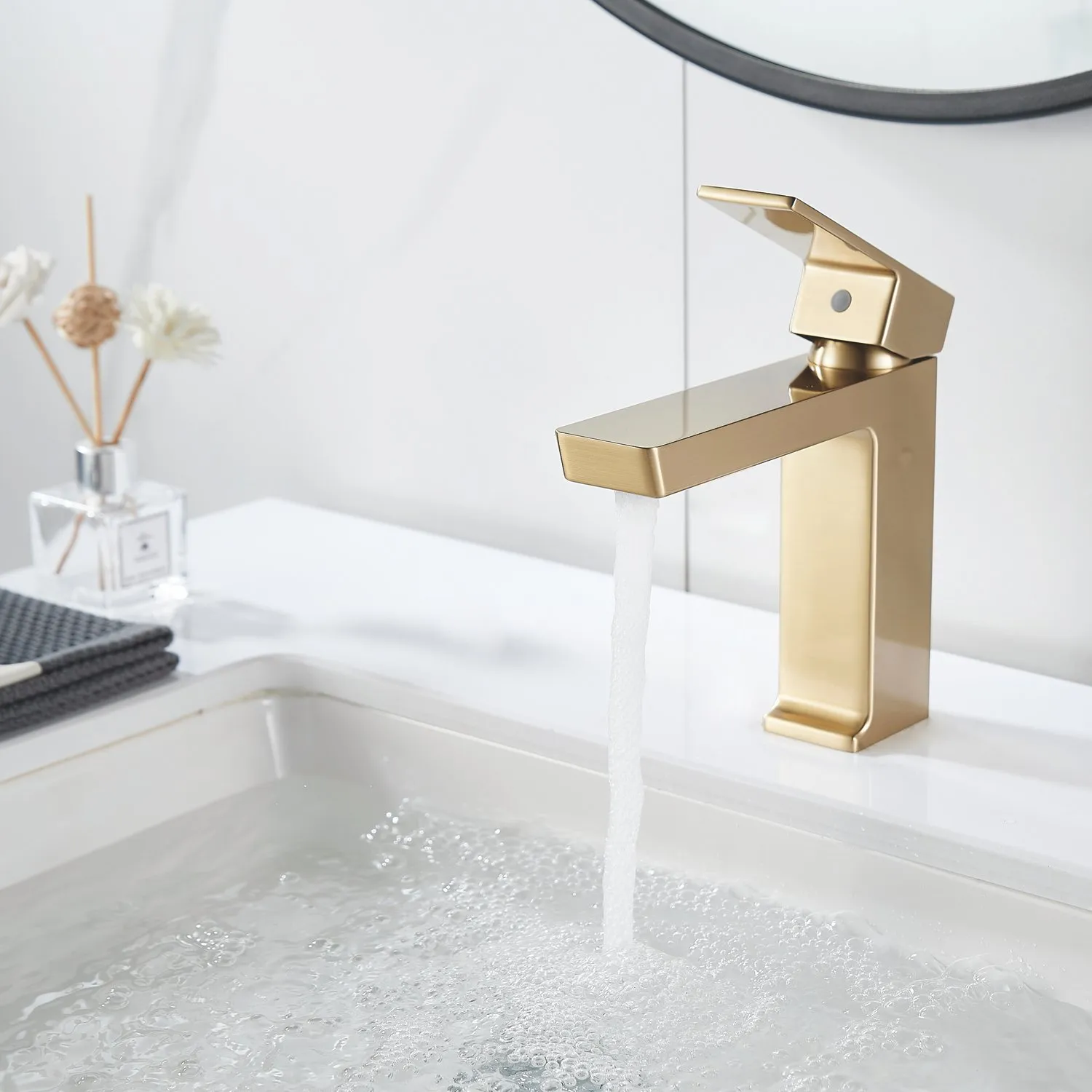 Смеситель для раковины Rose R1801G-1, золотой сатин