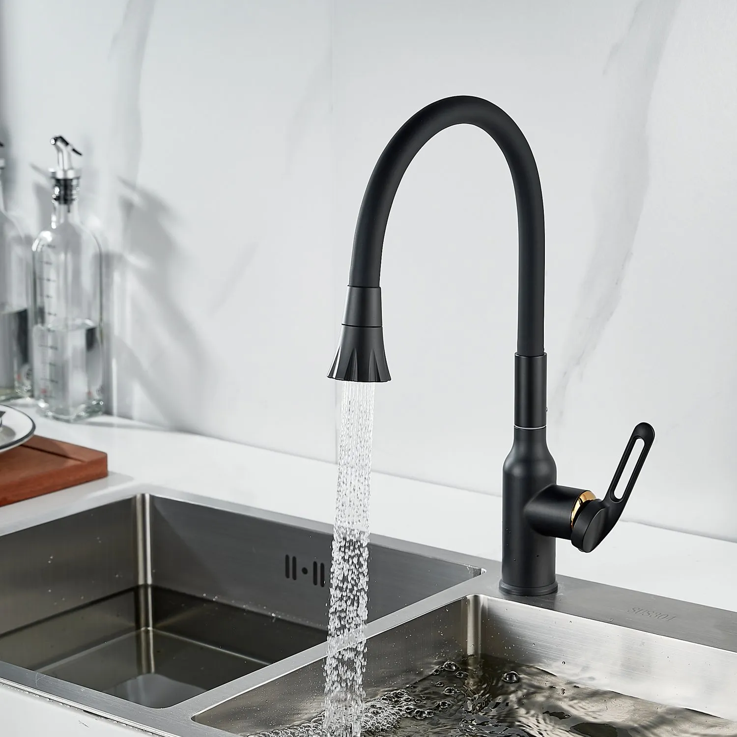 Смеситель для кухни с гибким изливом Raffine F303H-3, черный