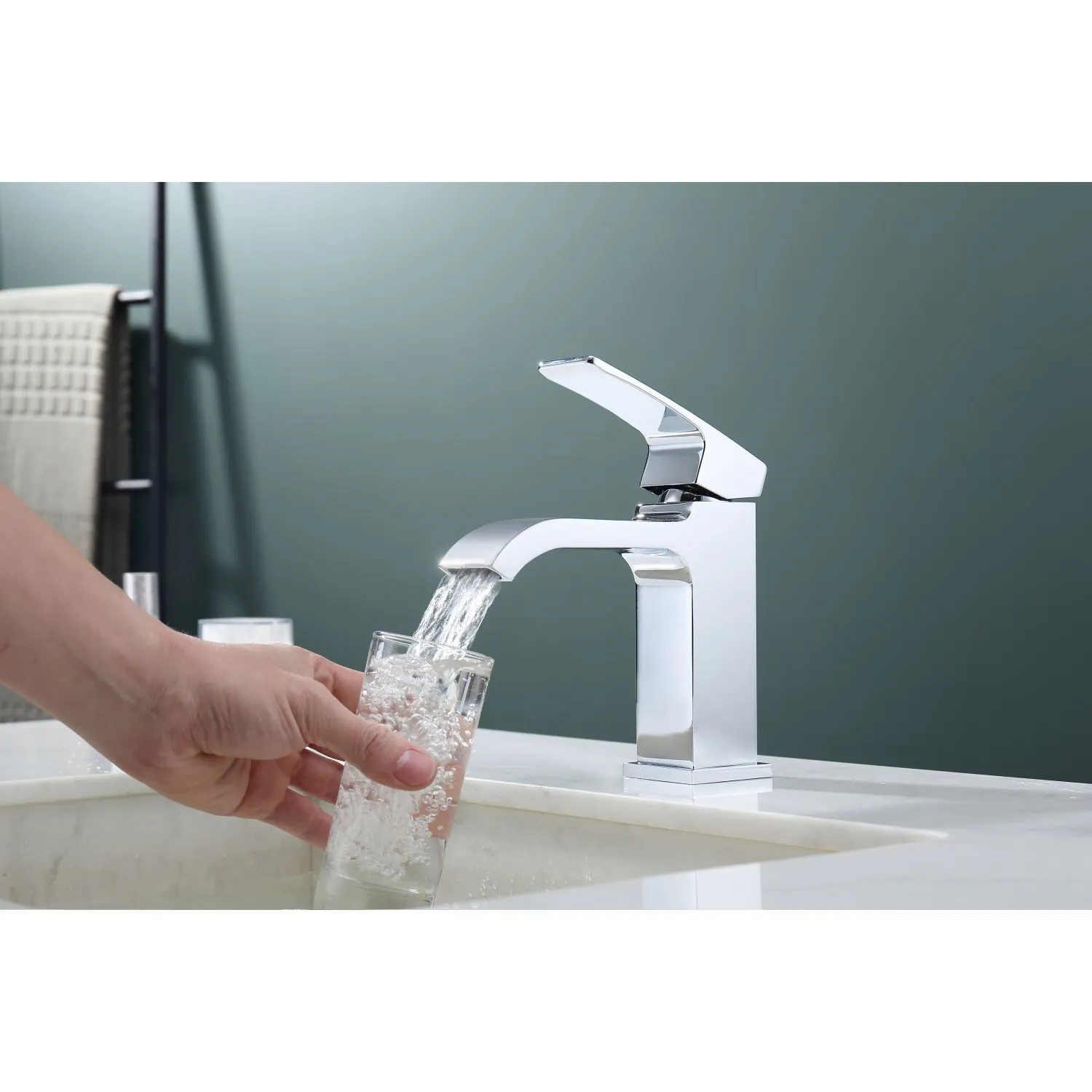 Смеситель Raglo для умывальника (R02.10)