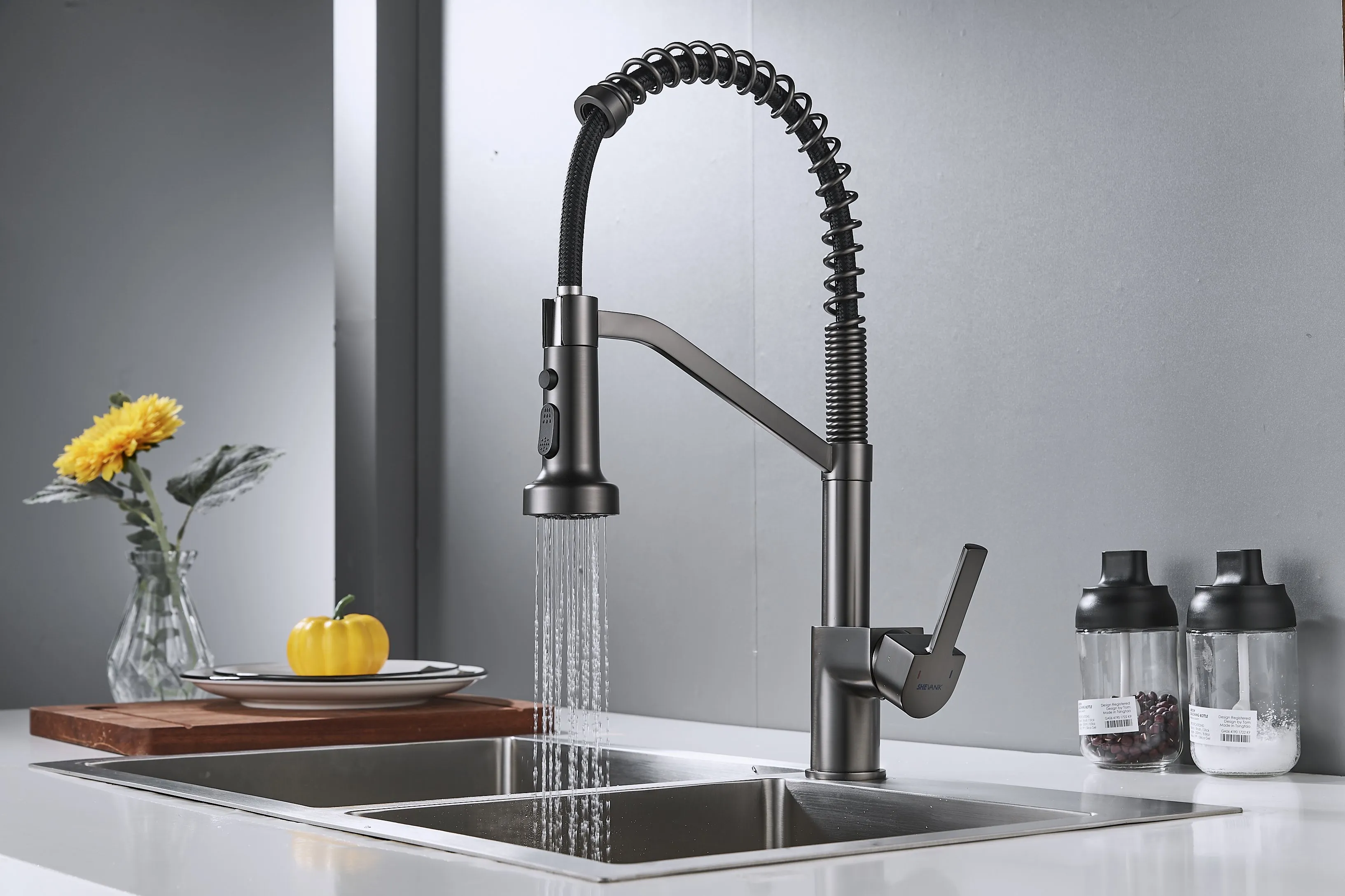 Смеситель для кухни с гибким изливом Shevanik S963T, оружейная сталь