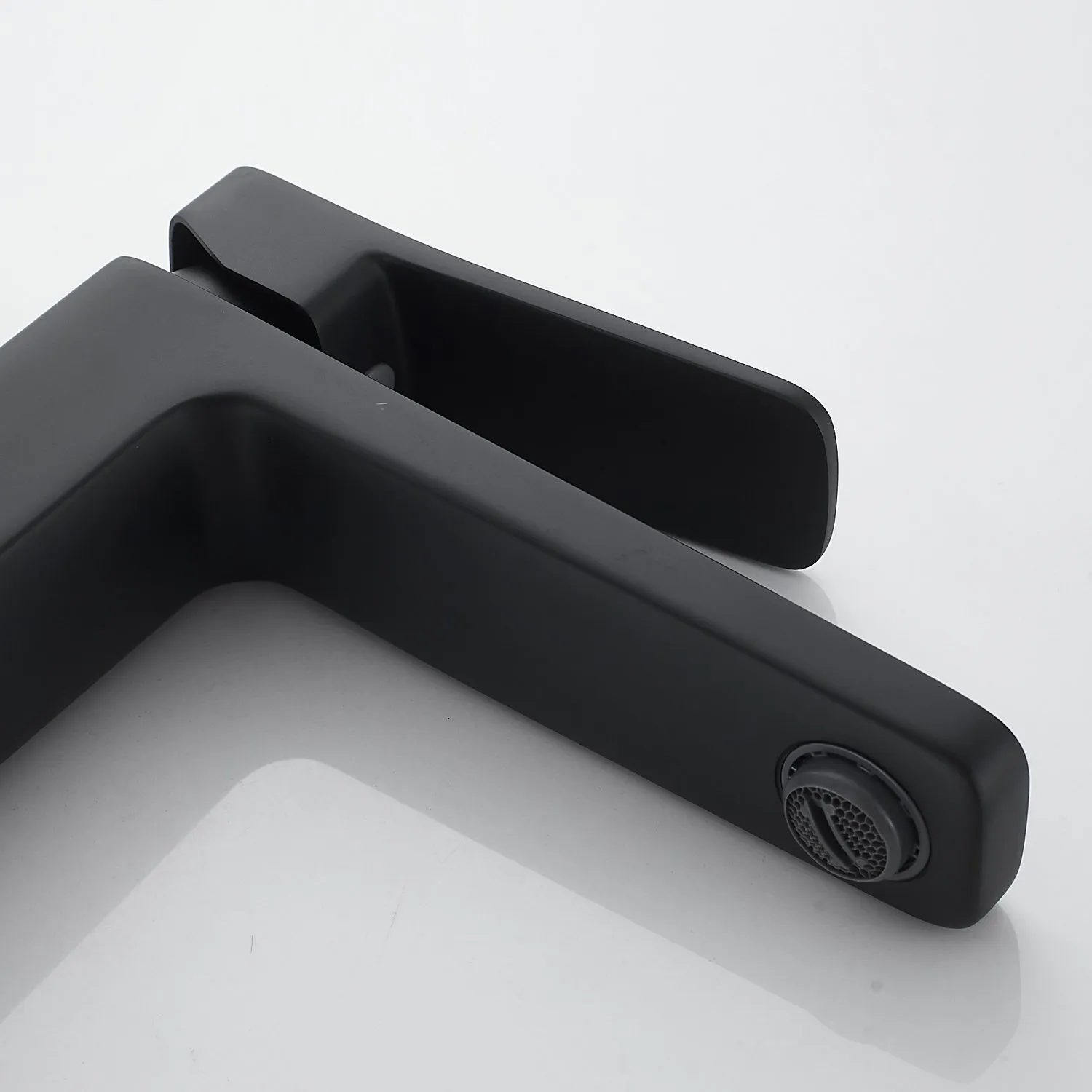 Смеситель для раковины Raffine F0199H, черный