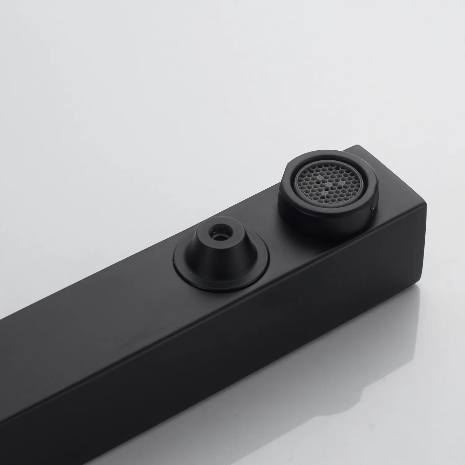 Смеситель для кухни с подключением фильтра Shevanik S148H, черный