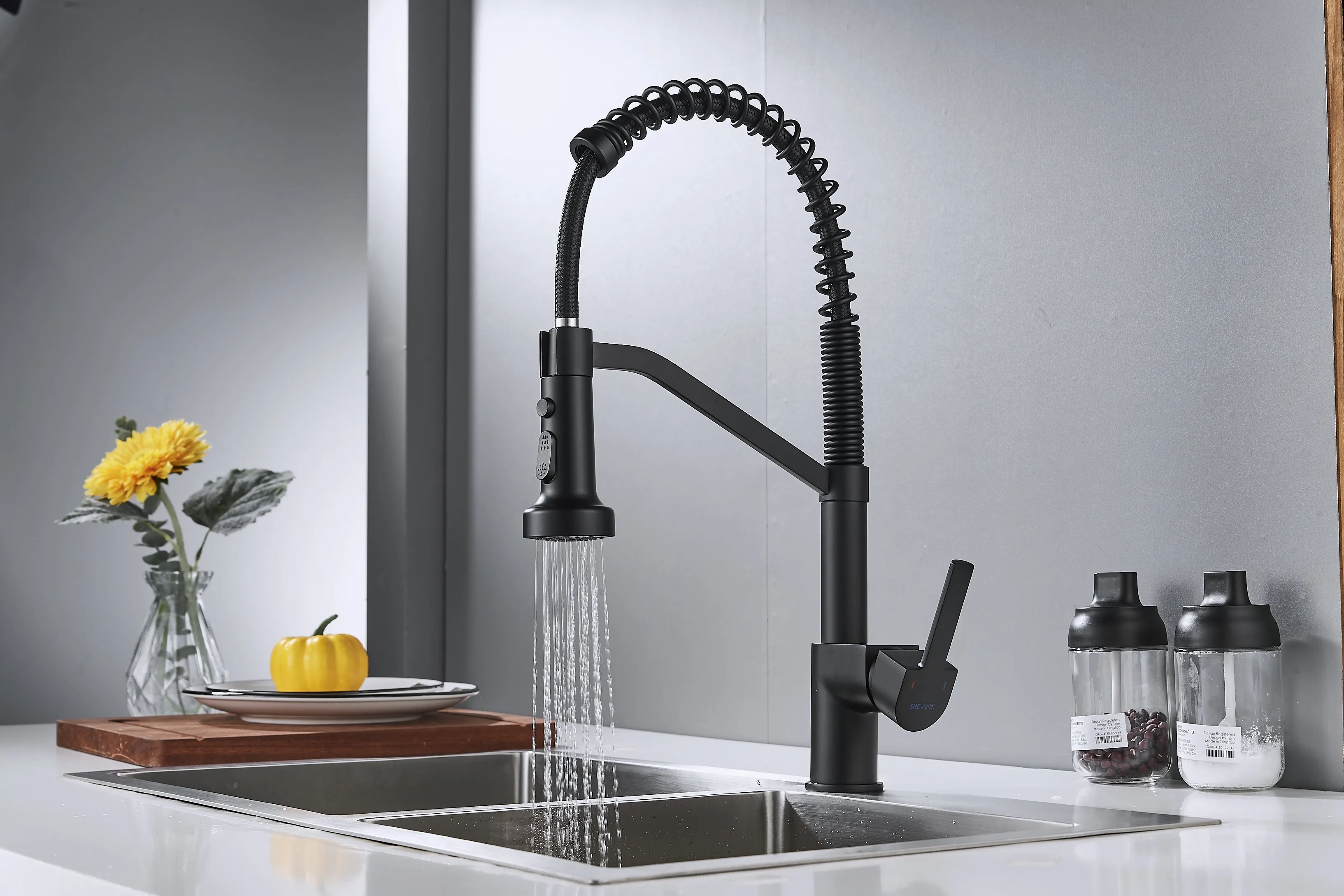 Смеситель для кухни с гибким изливом Shevanik S963H, черный