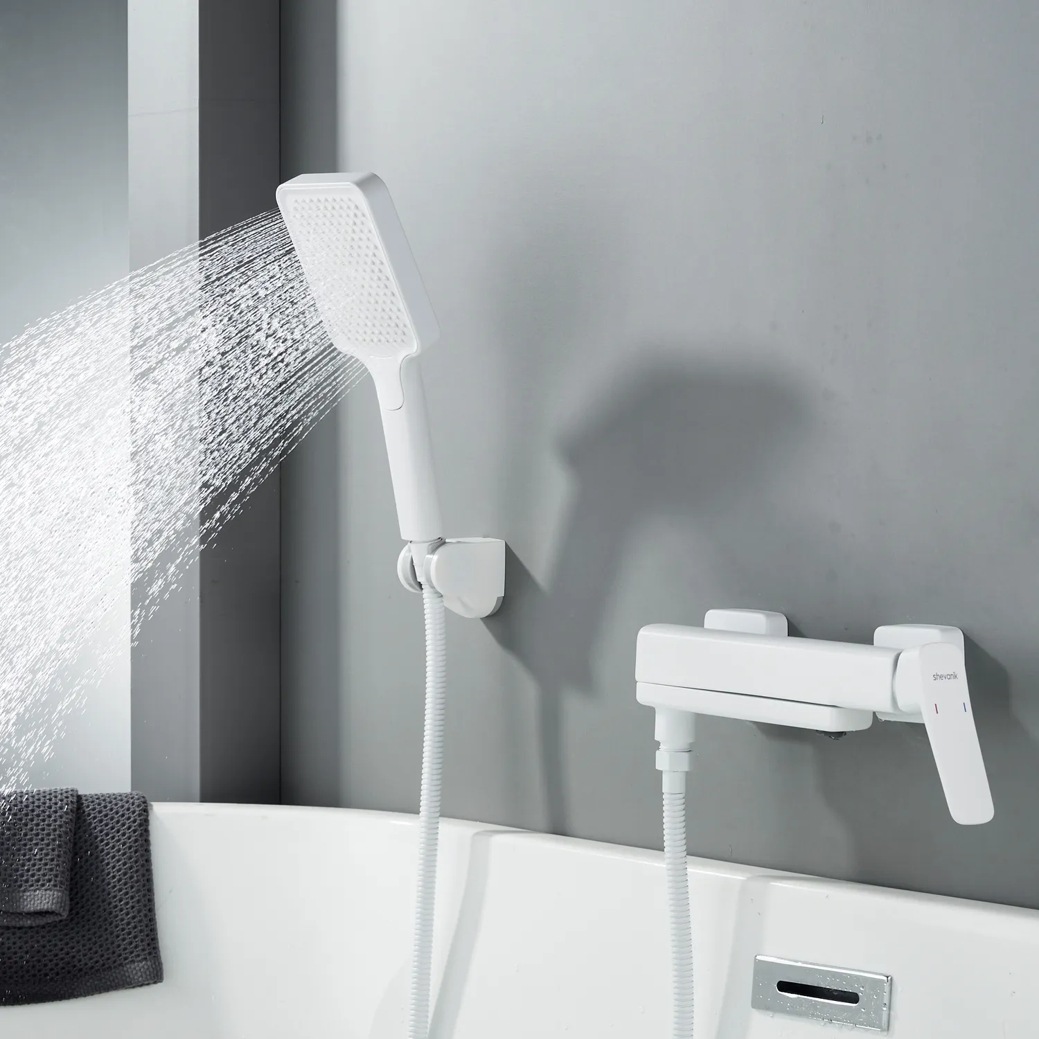 Смеситель для ванны Shevanik S9952C, белый