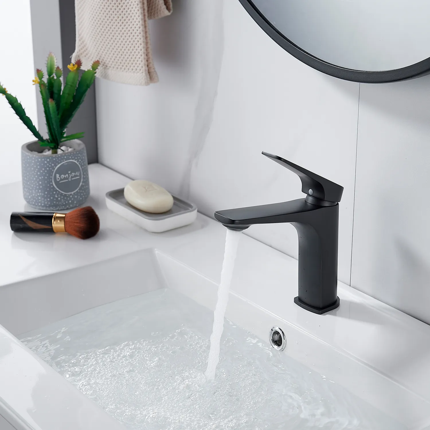 Смеситель для раковины Shevanik S4201H, черный