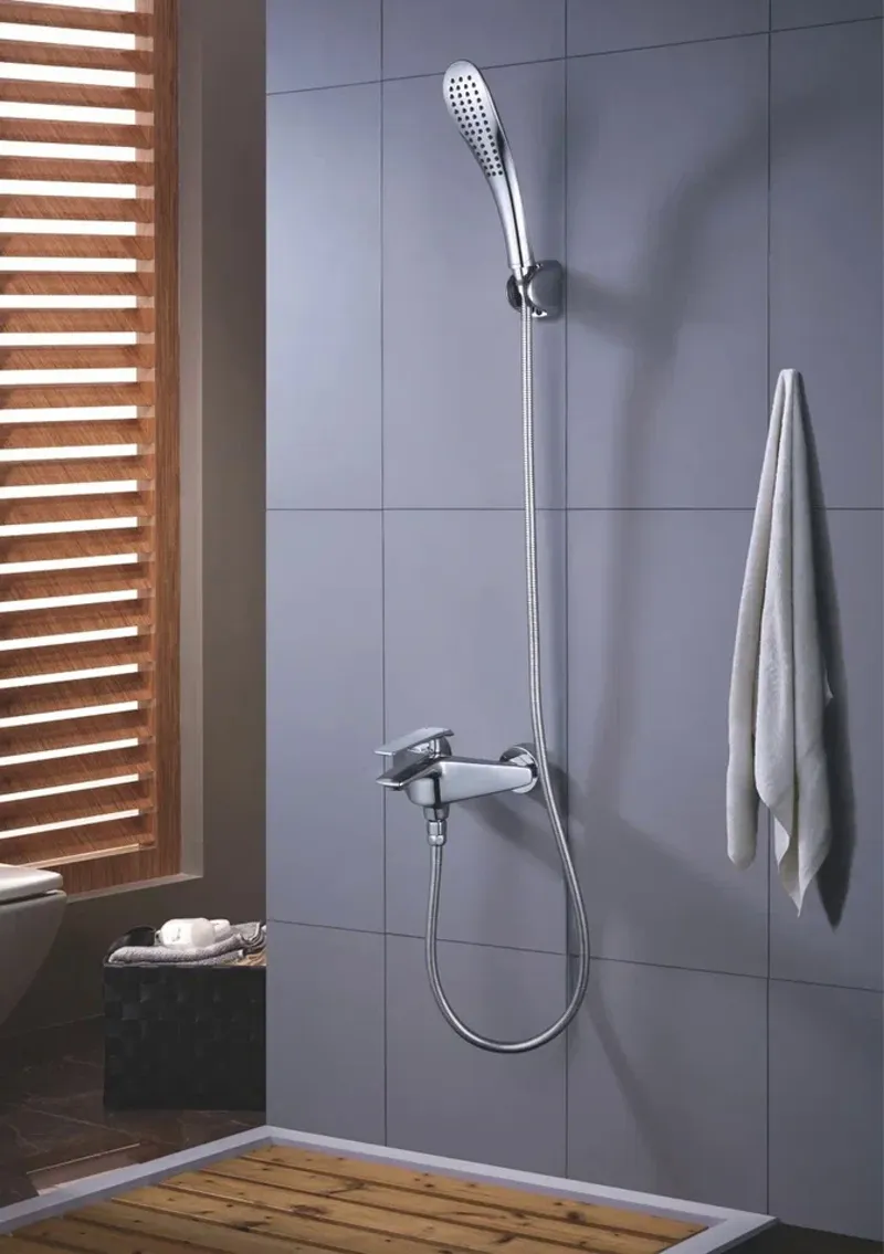 Смеситель для ванны Rose R1302, хром