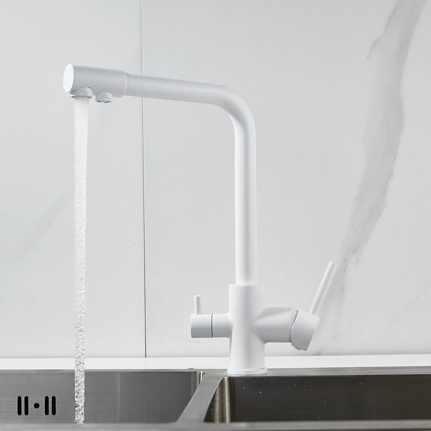 Смеситель для кухни с подключением фильтра Shevanik S328C, белый