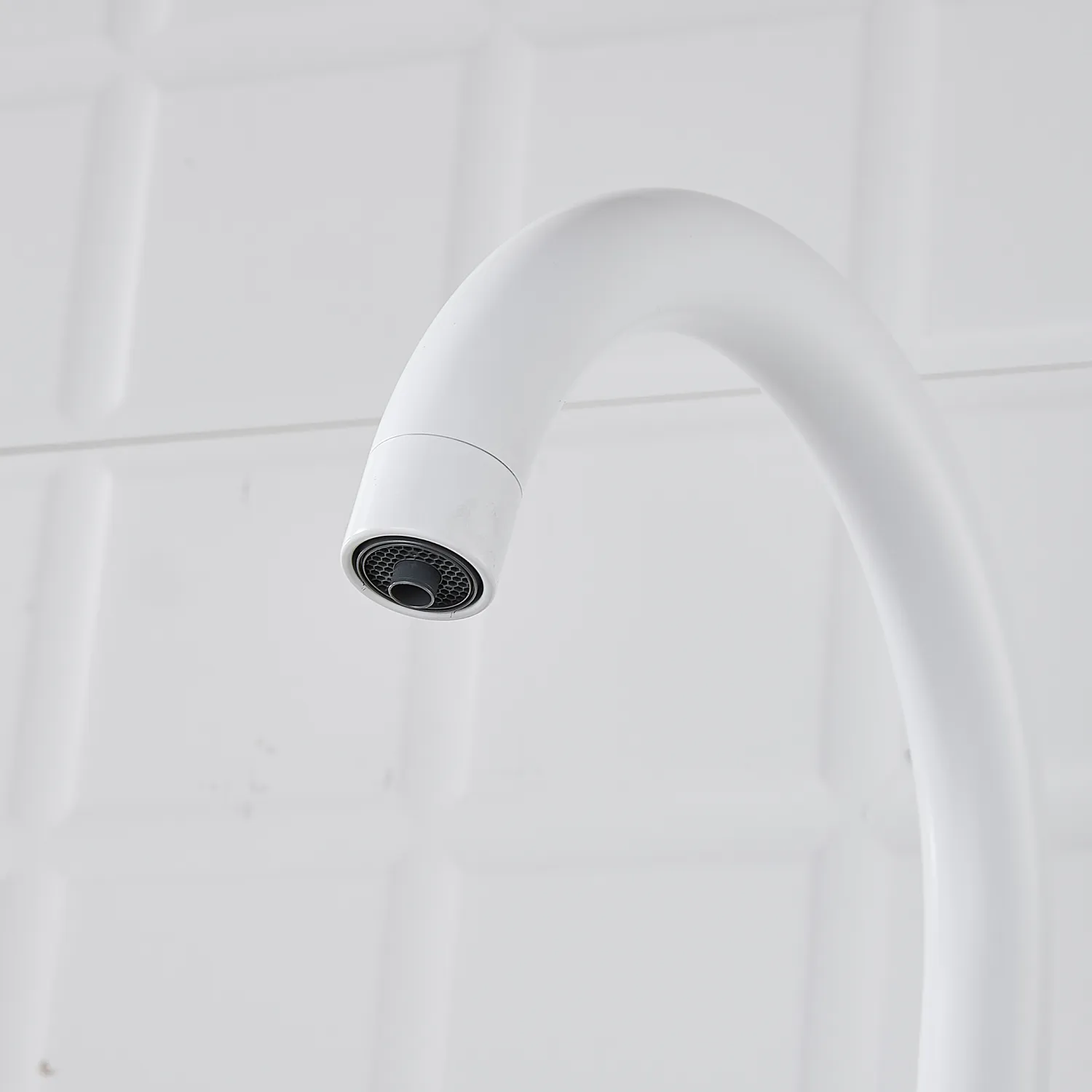 Смеситель для кухни с подключением фильтра Shevanik S428C, белый