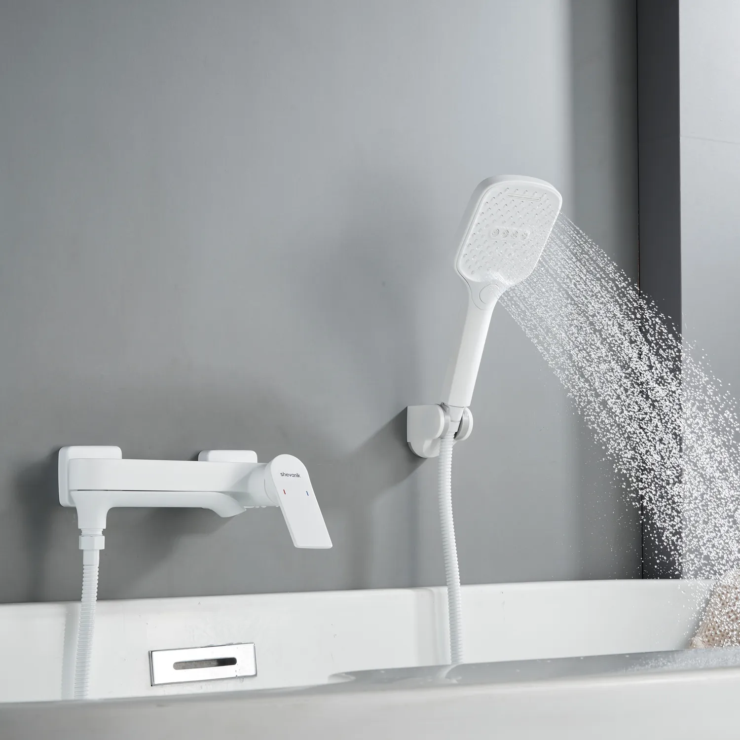 Смеситель для ванны Shevanik S4102C, белый