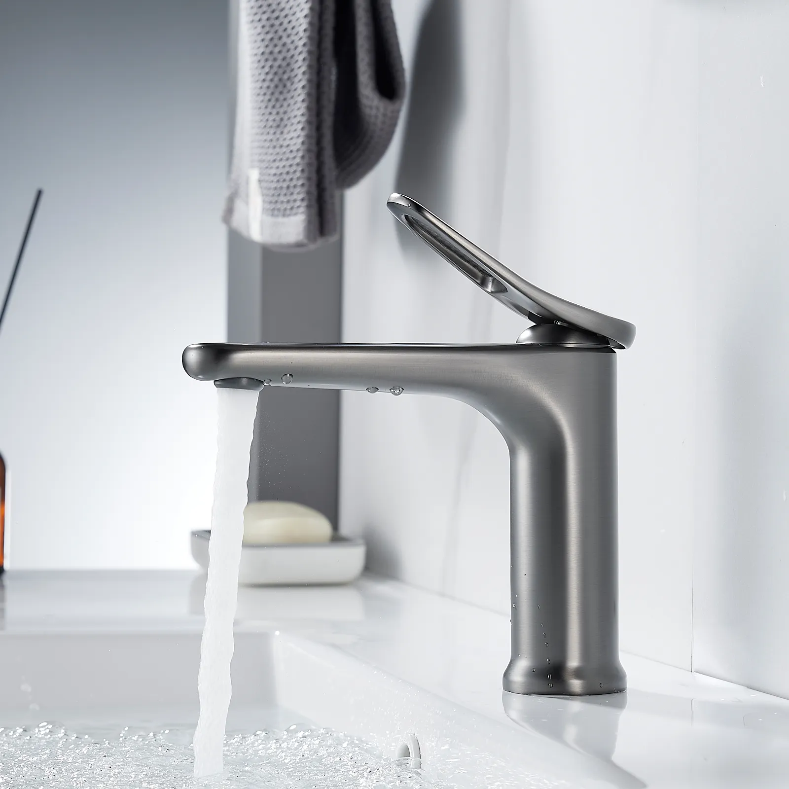 Смеситель для раковины Shevanik S4701T, оружейная сталь