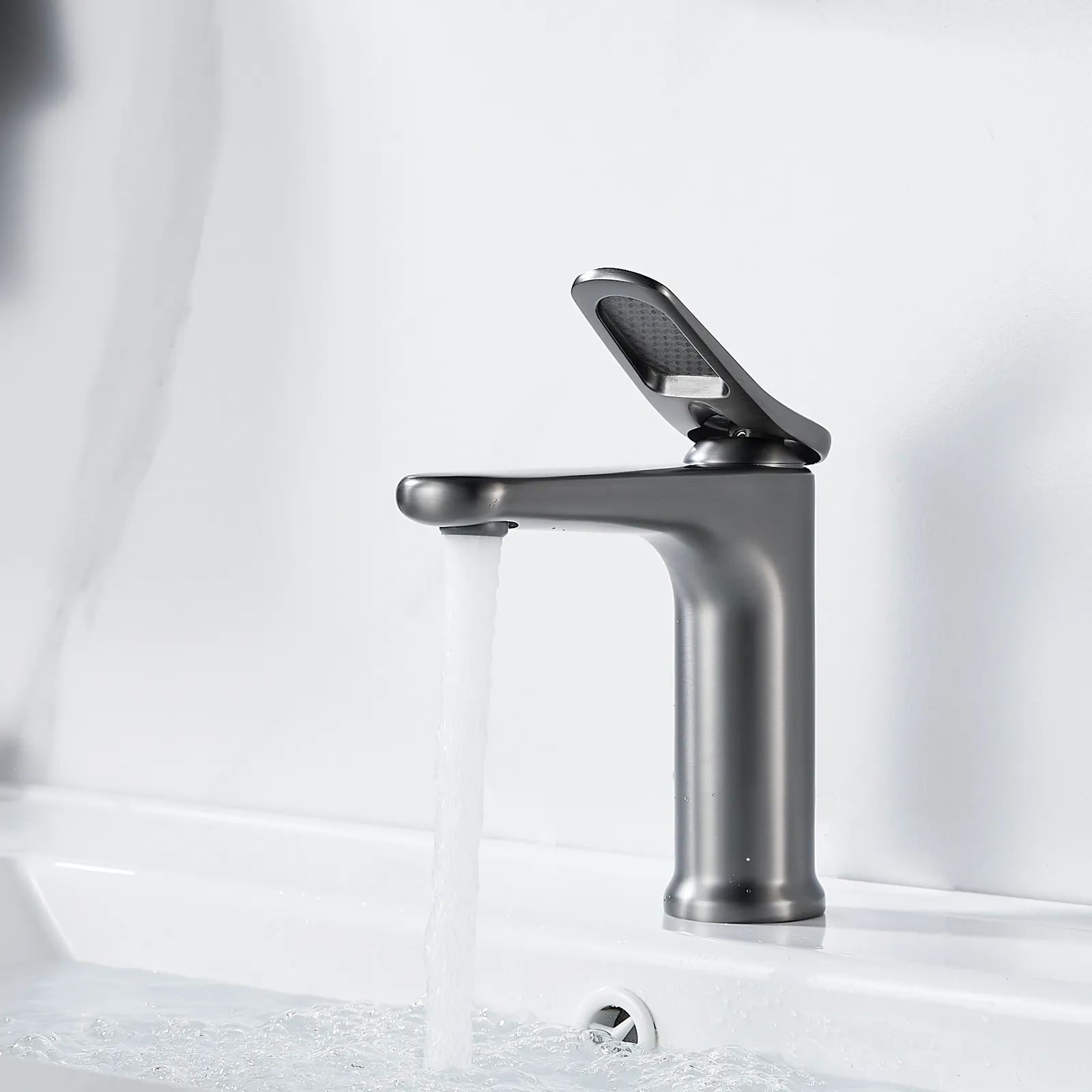 Смеситель для раковины Shevanik S4701T, оружейная сталь