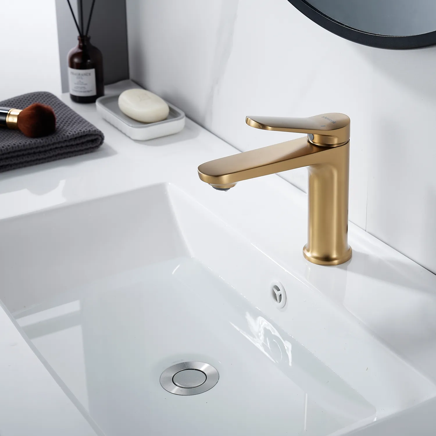 Смеситель для раковины Shevanik S4301G, золотой сатин