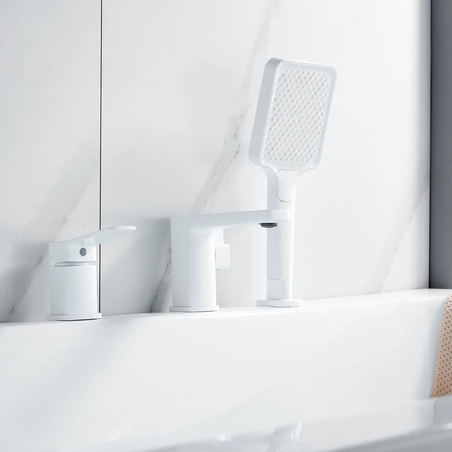 Смеситель на борт ванны Shevanik S9912C, белый