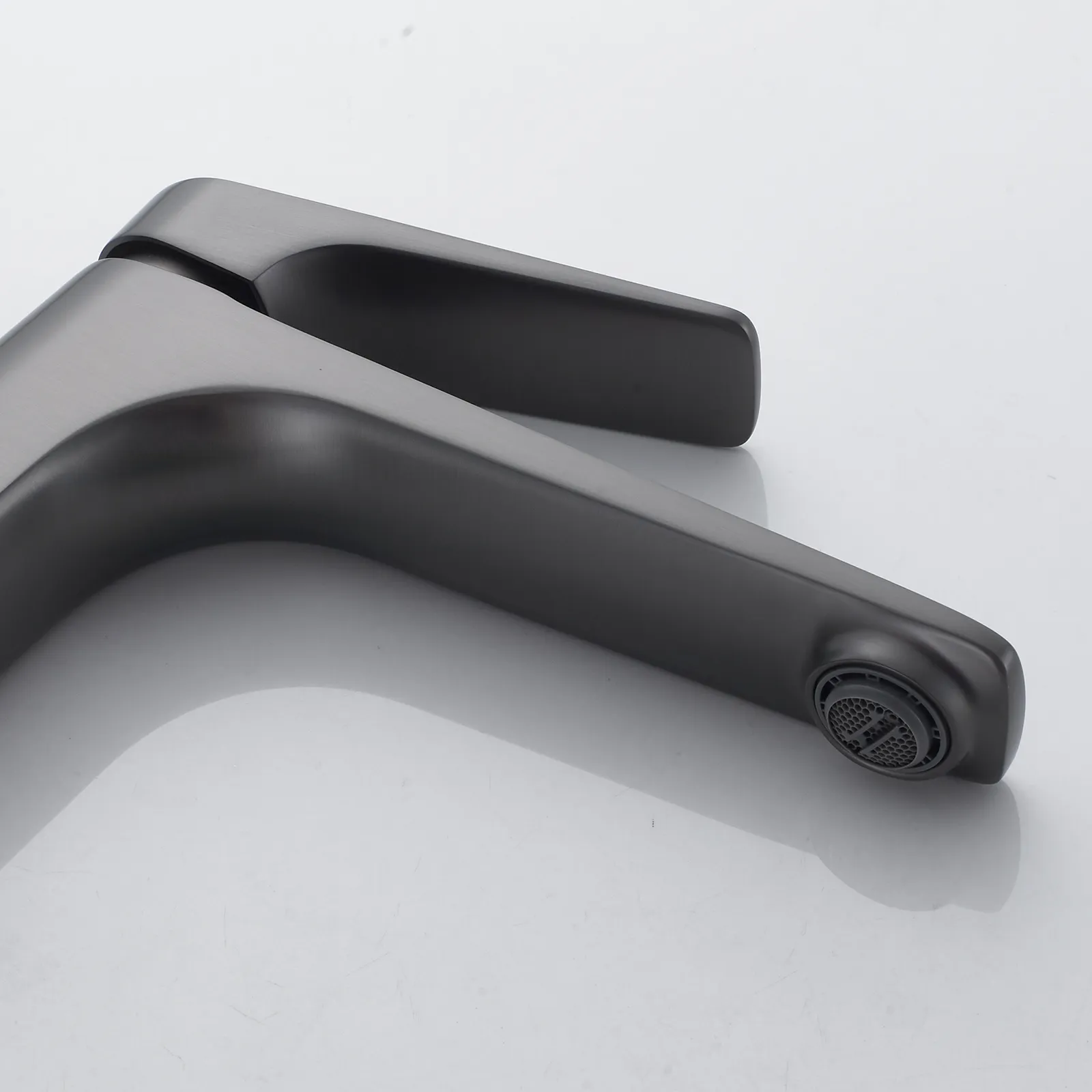 Смеситель для раковины высокий Shevanik S4211T, оружейная сталь