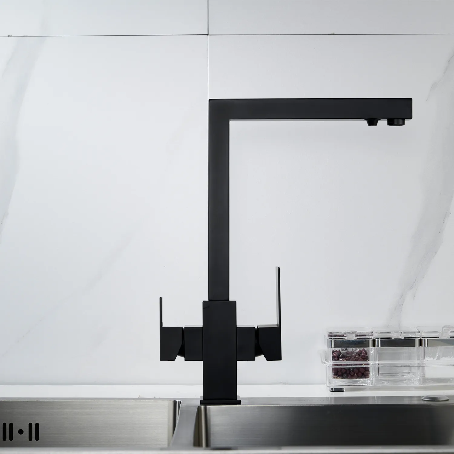 Смеситель для кухни с подключением фильтра Shevanik S148H, черный