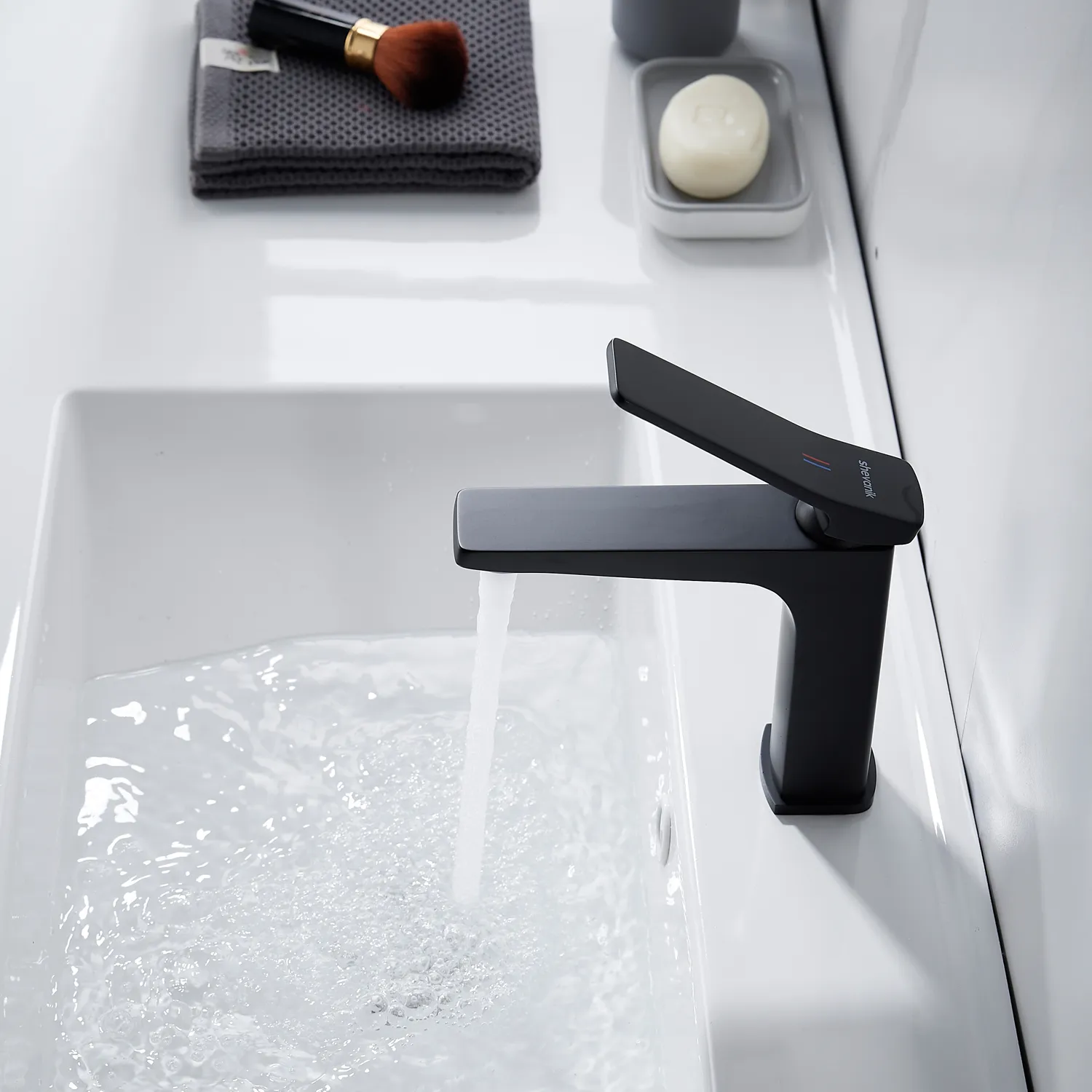 Смеситель для раковины Shevanik S4601H, черный