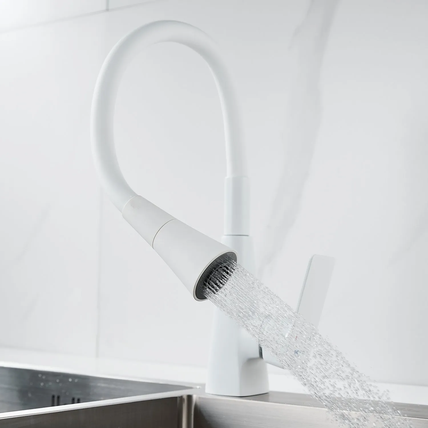 Смеситель для кухни с гибким изливом Shevanik S543C-1, белый