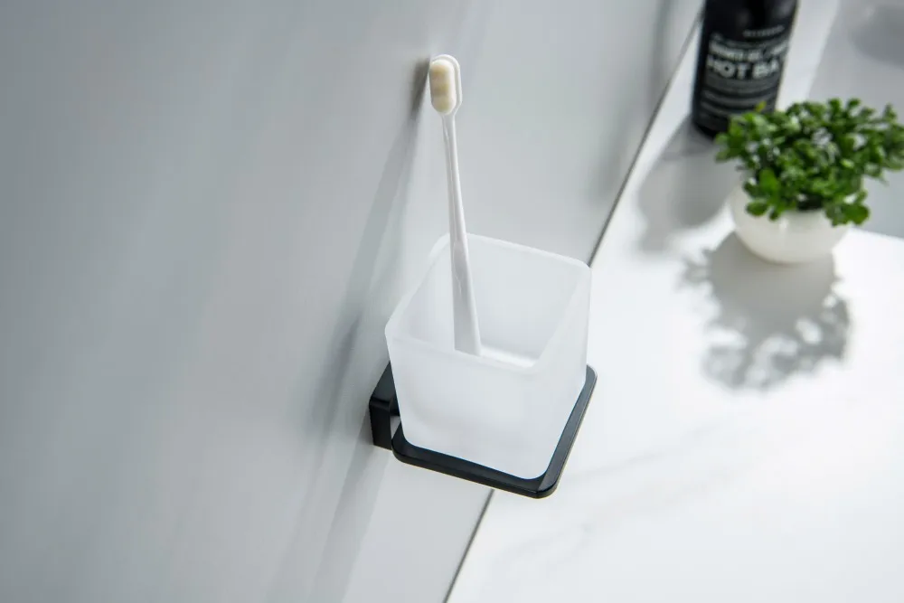 Стакан с держателем AQUATEK ЛИБРА, матовый черный AQ4304MB