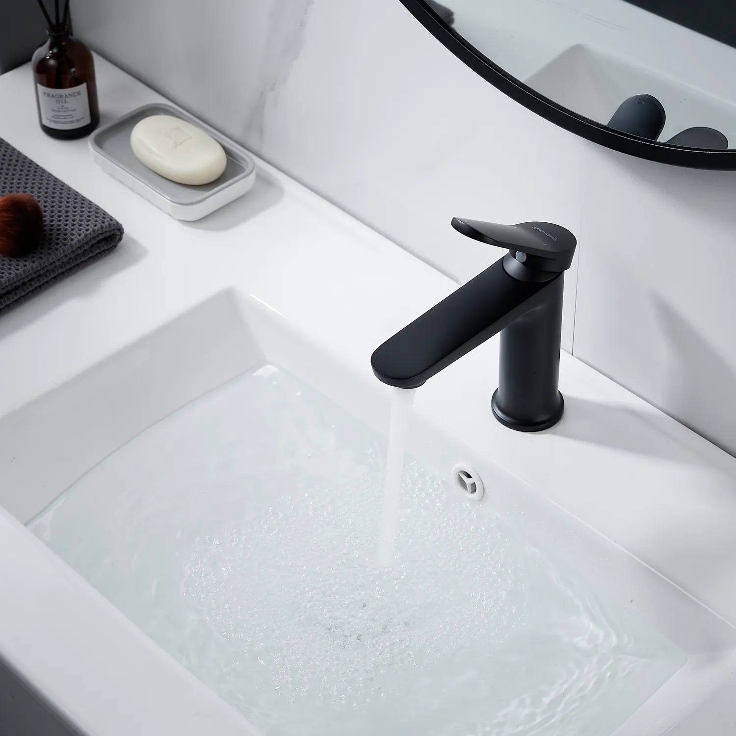 Смеситель для раковины Shevanik S4301H, черный