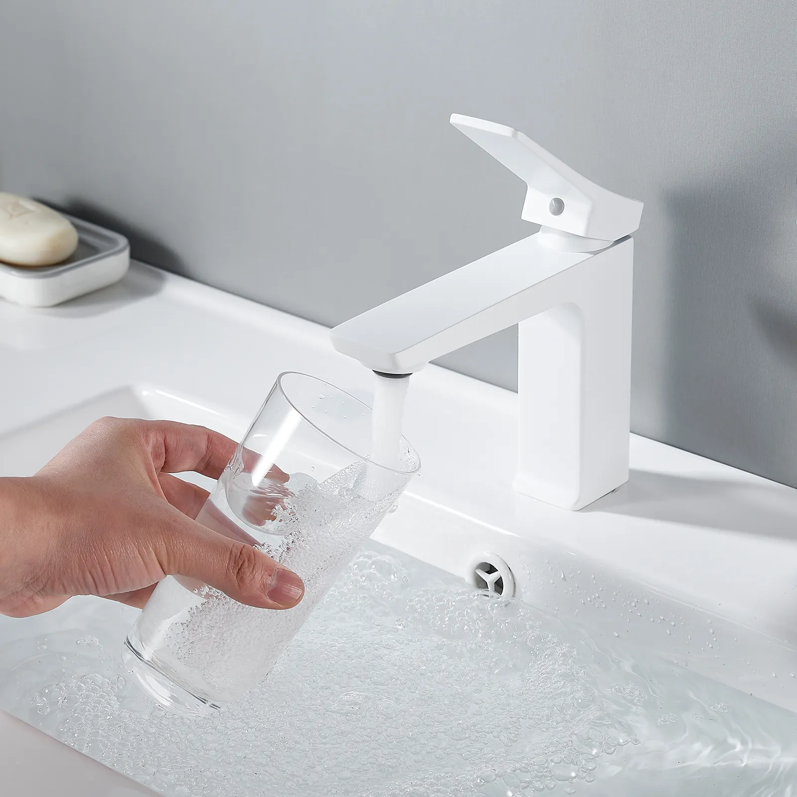 Смеситель для раковины Shevanik S4401C, белый