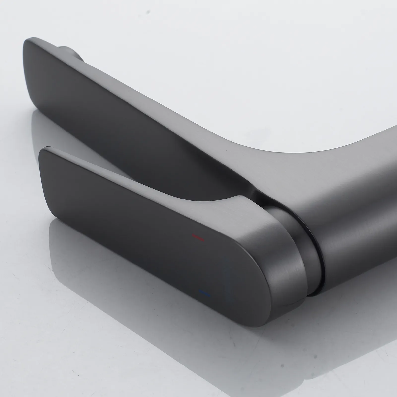 Смеситель для раковины высокий Shevanik S4211T, оружейная сталь