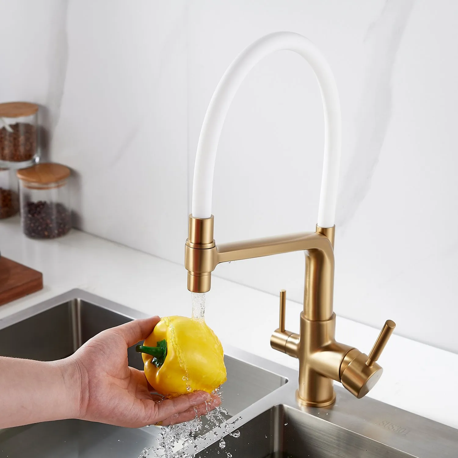 Смеситель для кухни с подключением фильтра воды Rose R658G, золотой сатин