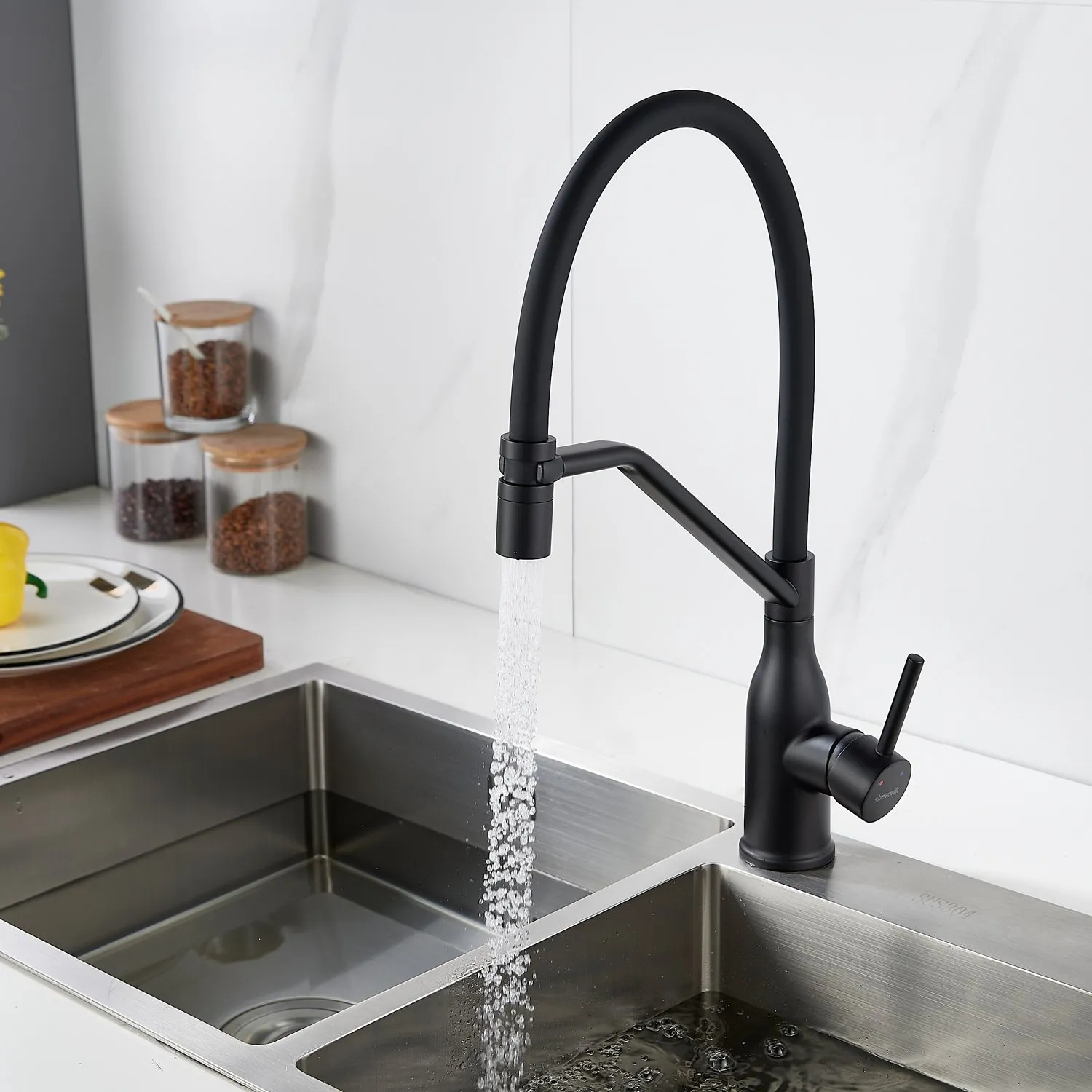 Смеситель для кухни с гибким изливом Shevanik S343H-3, черный