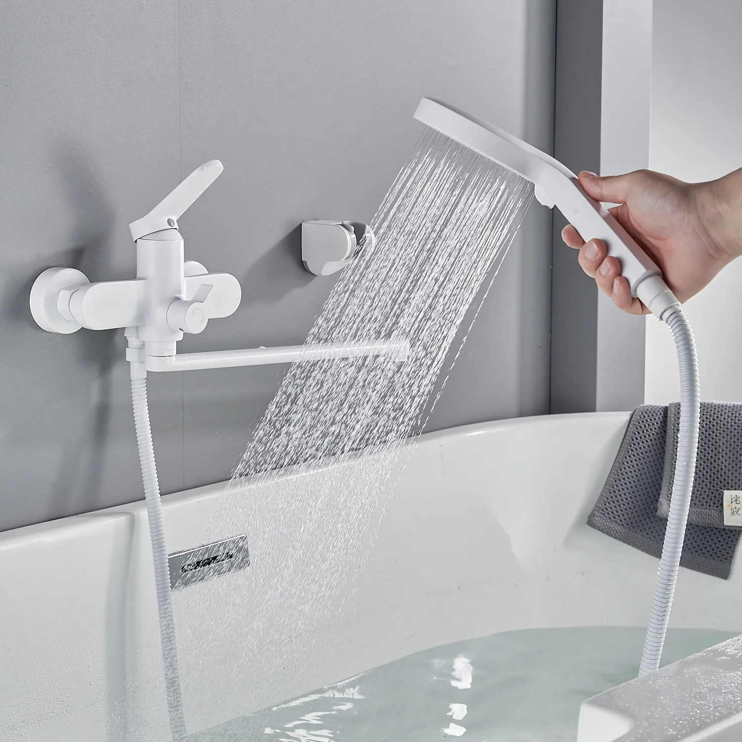 Смеситель для ванны Shevanik S4322C, белый