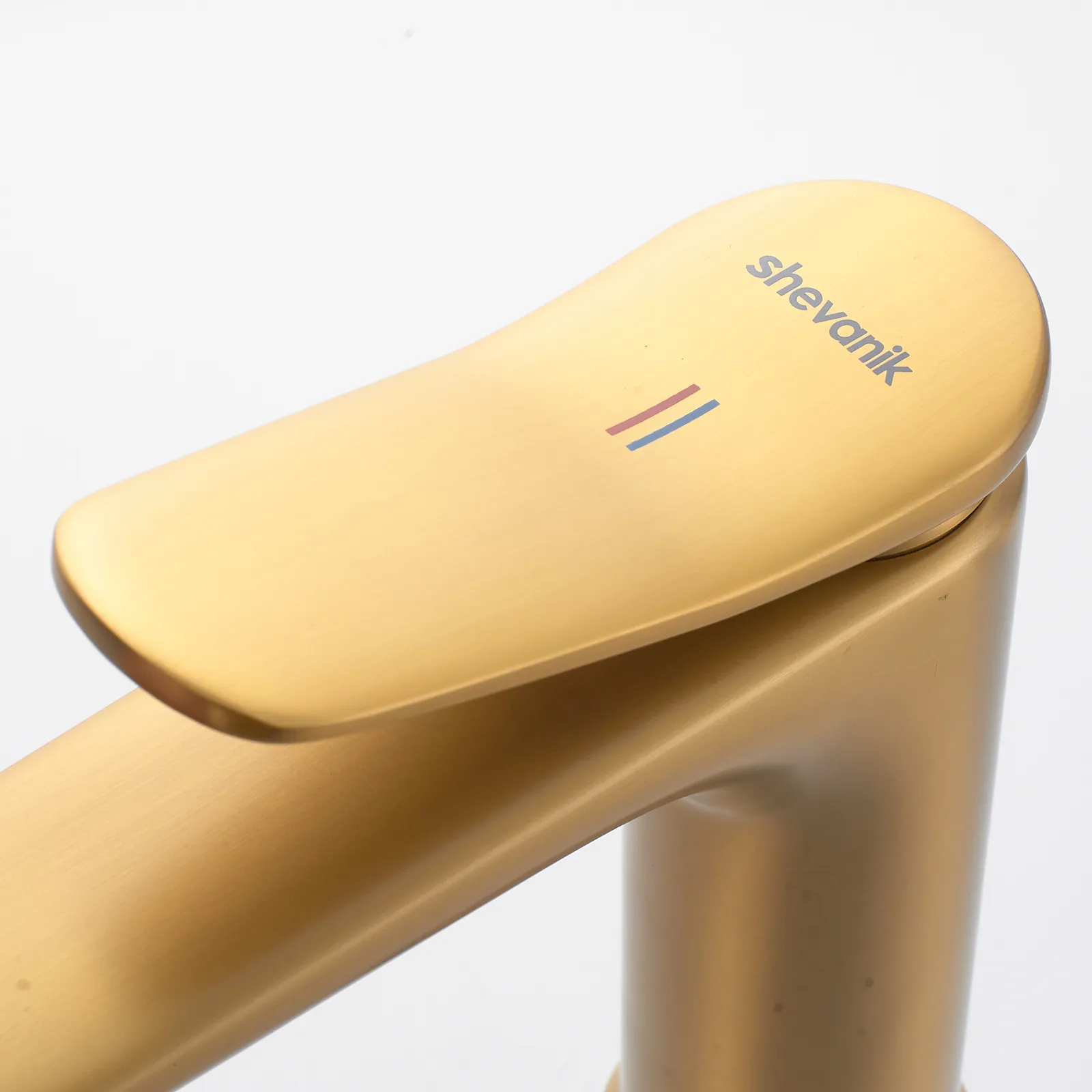 Смеситель для раковины Shevanik S4701G, золотой сатин