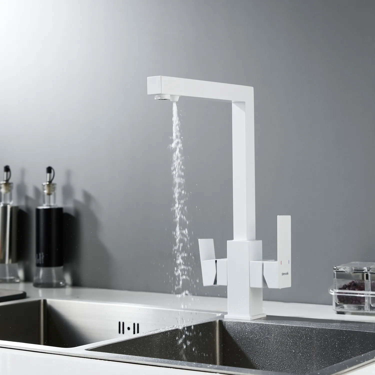 Смеситель для кухни с подключением фильтра Shevanik S148C, белый