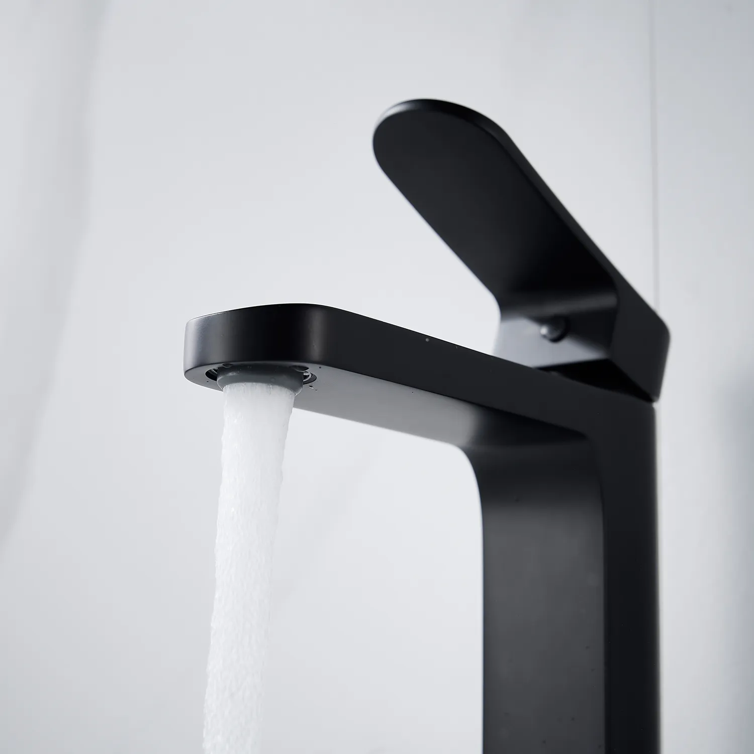 Смеситель для раковины Shevanik S4501H, черный