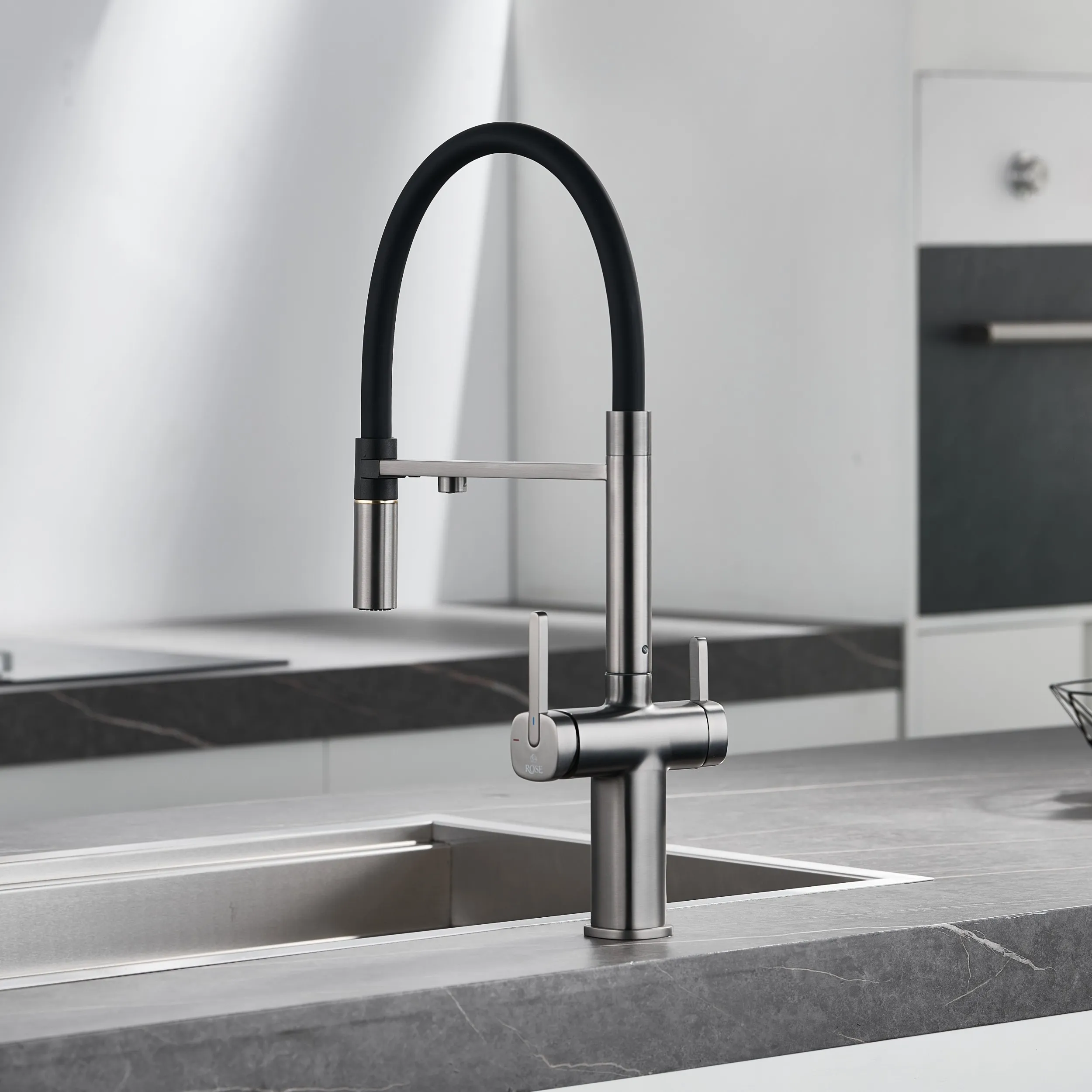 Смеситель для кухни с подключением фильтра для воды Rose R358T, оружейная сталь