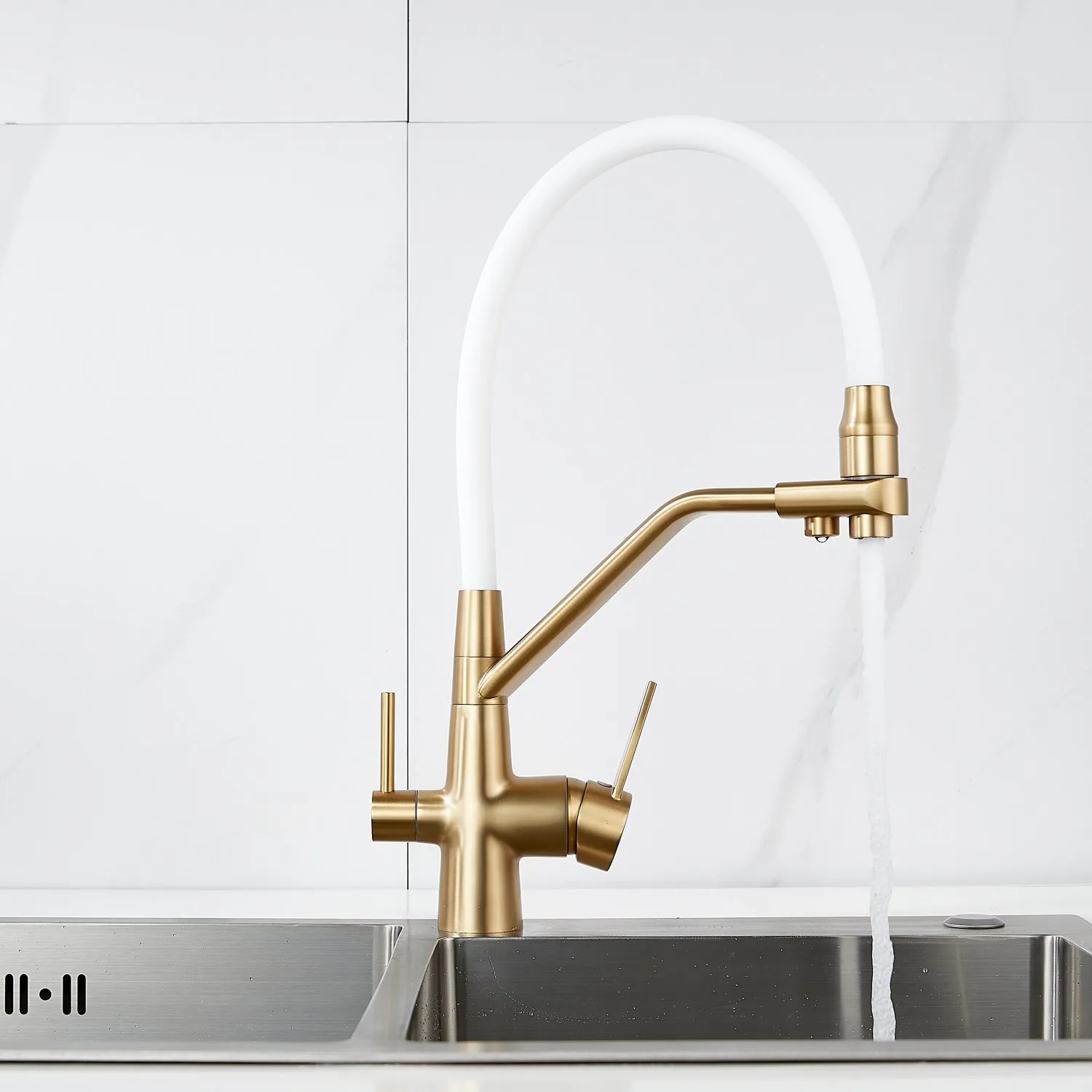 Смеситель для кухни с подключением фильтра воды Rose R558G, золотой сатин