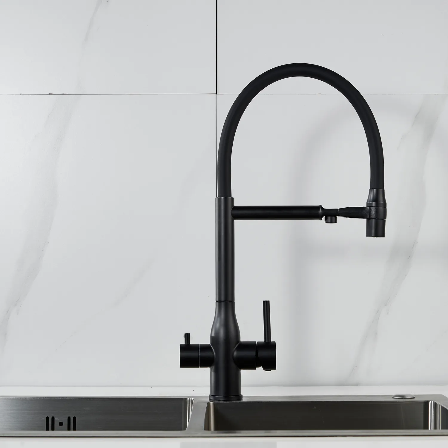 Смеситель для кухни с гибким изливом и подключением фильтра Shevanik S378H, черный