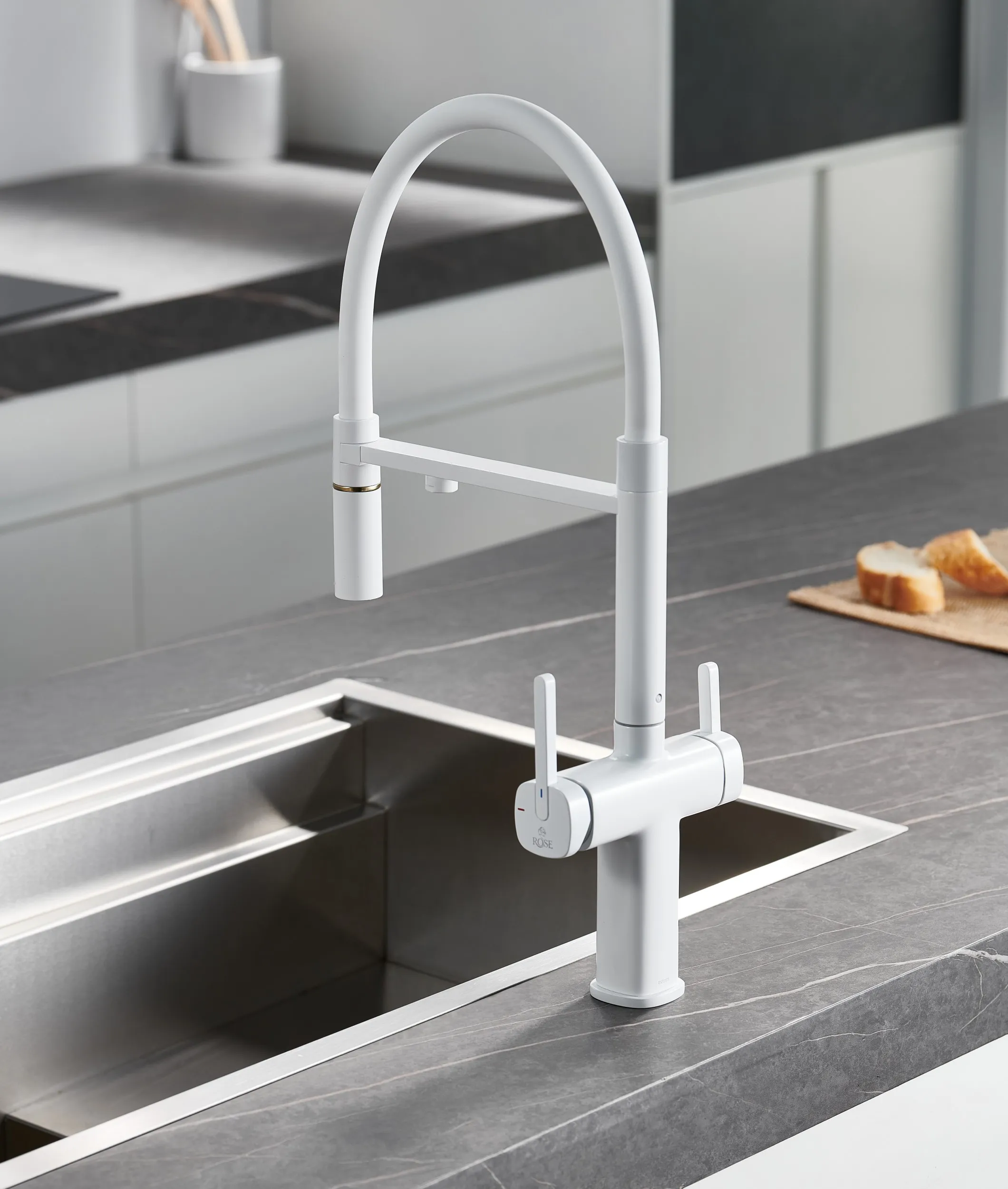 Смеситель для кухни с подключением фильтра для воды Rose R358C, белый