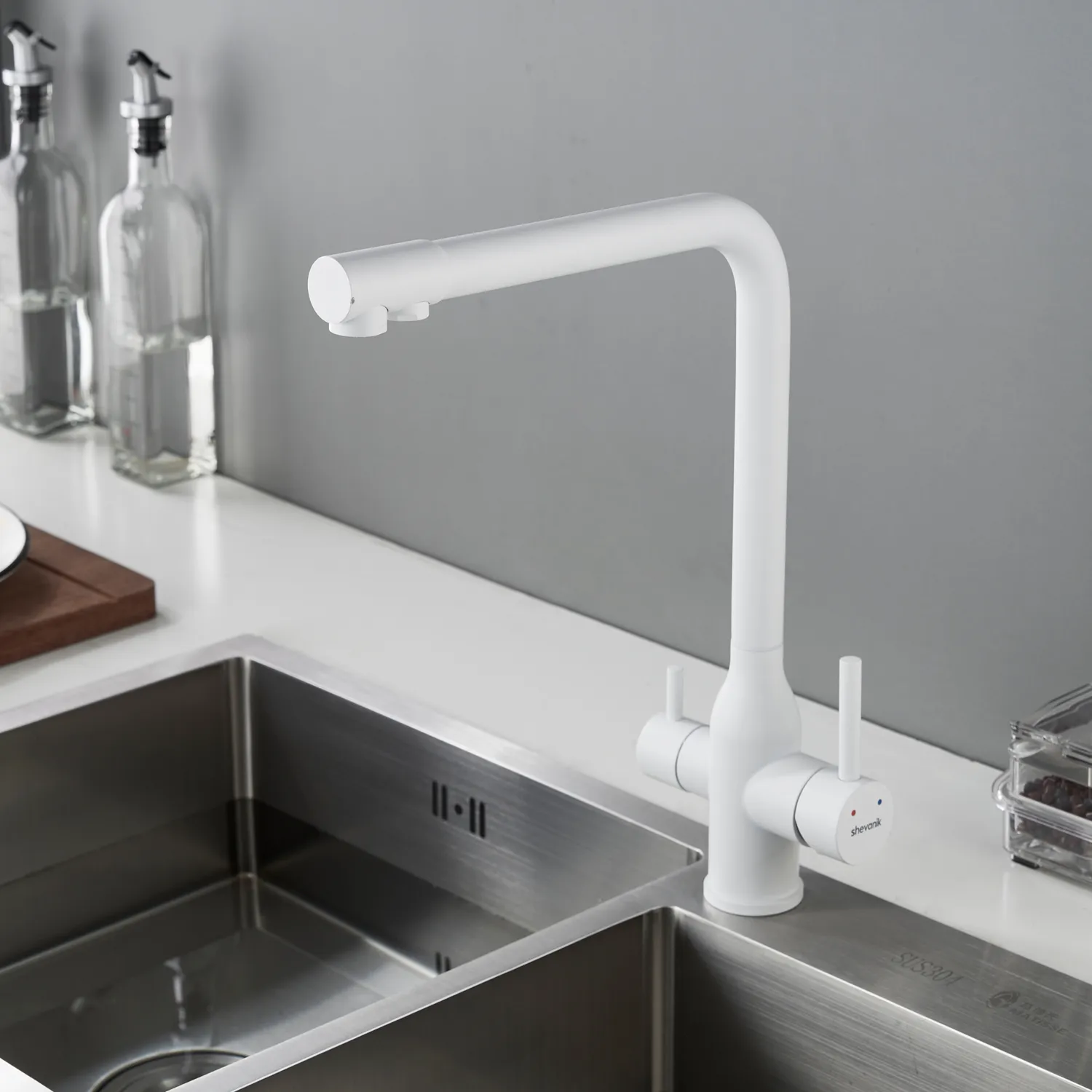 Смеситель для кухни с подключением фильтра Shevanik S248C, белый