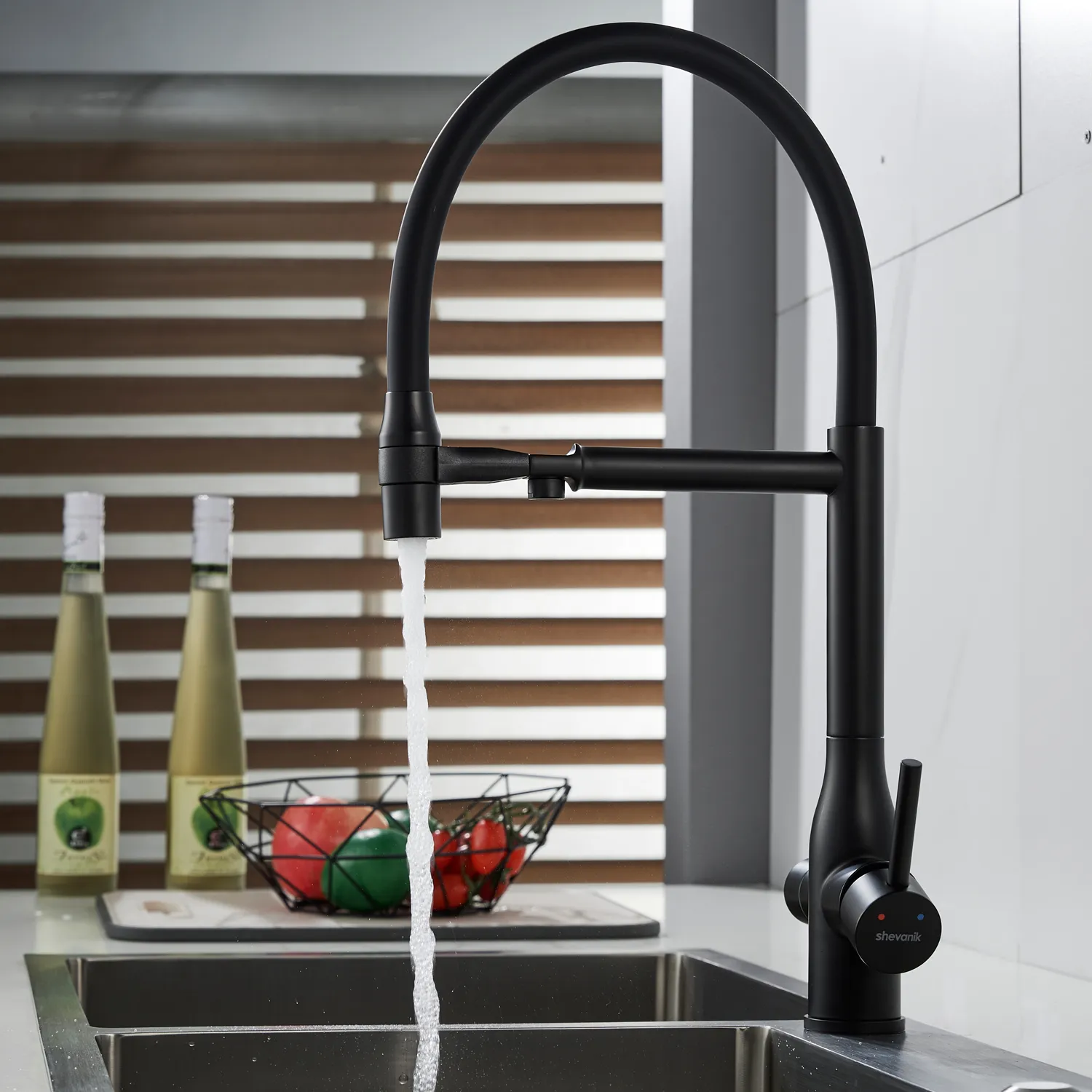 Смеситель для кухни с гибким изливом и подключением фильтра Shevanik S378H, черный