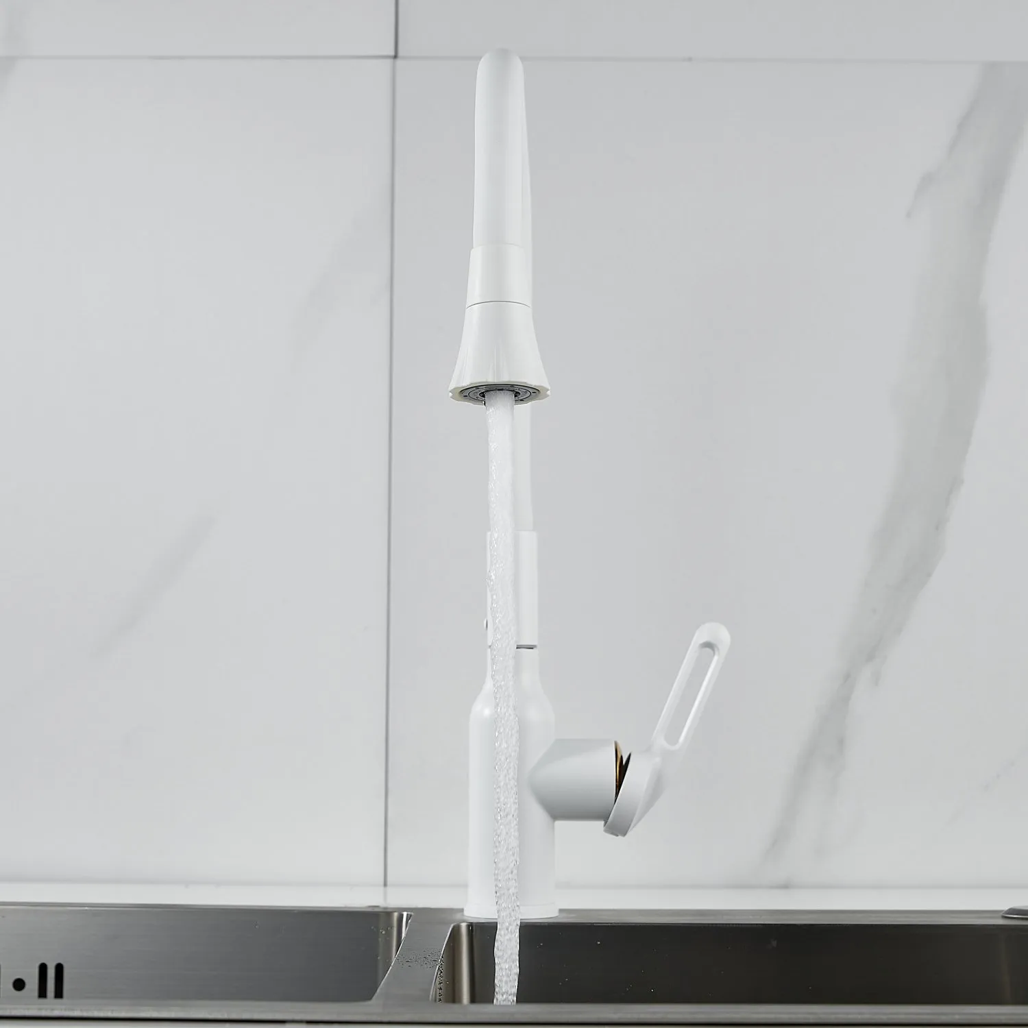 Смеситель для кухни с гибким изливом Raffine F303C-1, белый