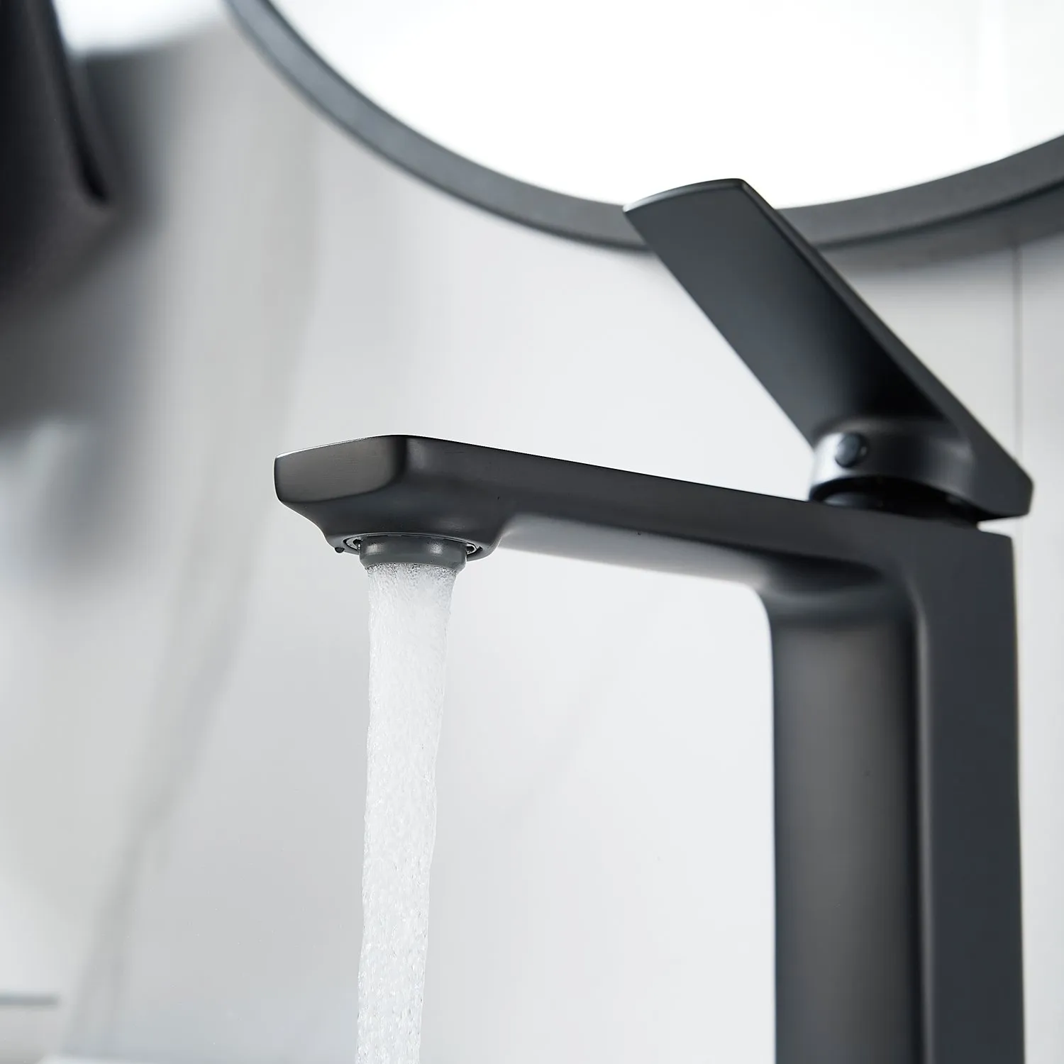 Смеситель для раковины Shevanik S8901H-1, черный