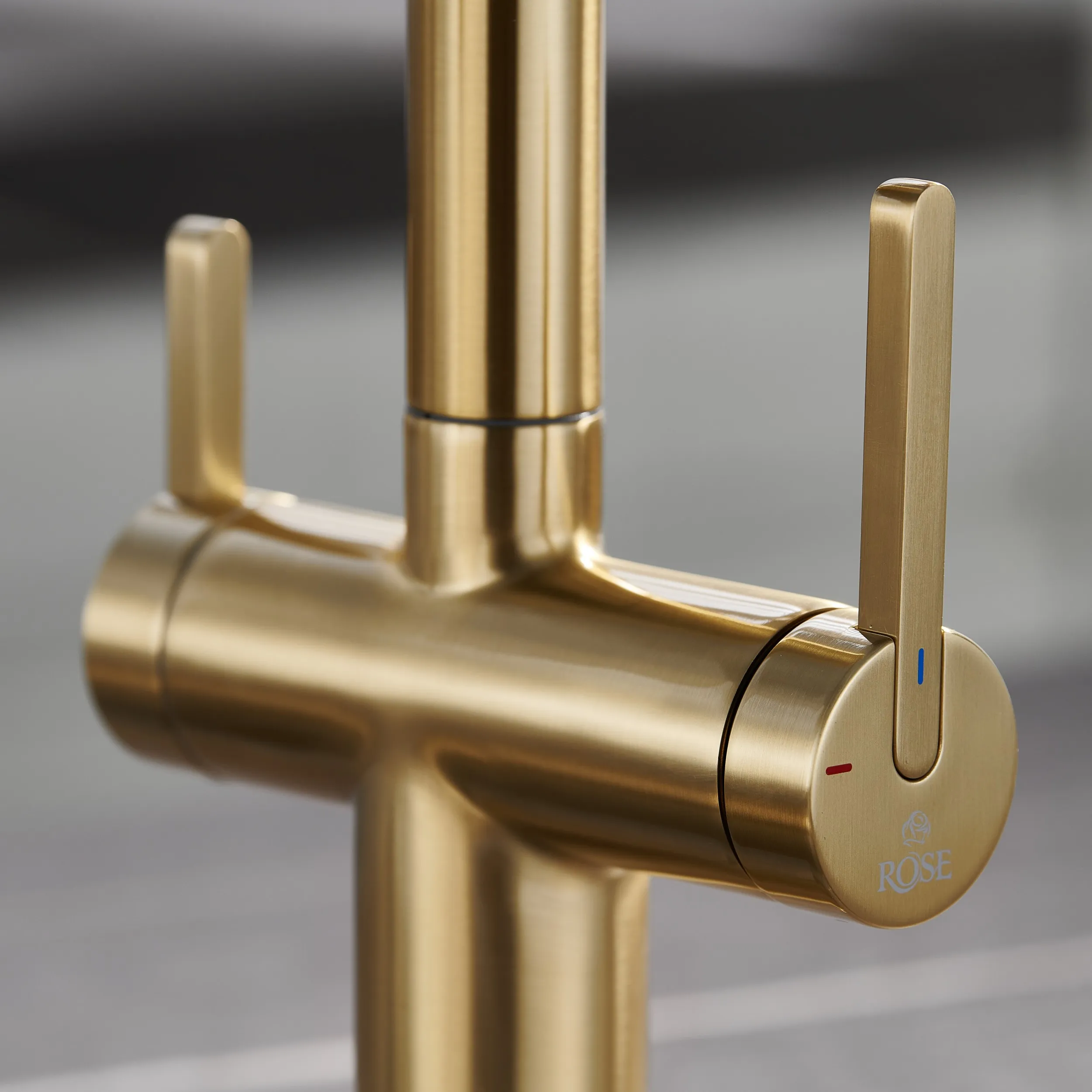 Смеситель для кухни с подключением фильтра для воды Rose R458G, золотой сатин