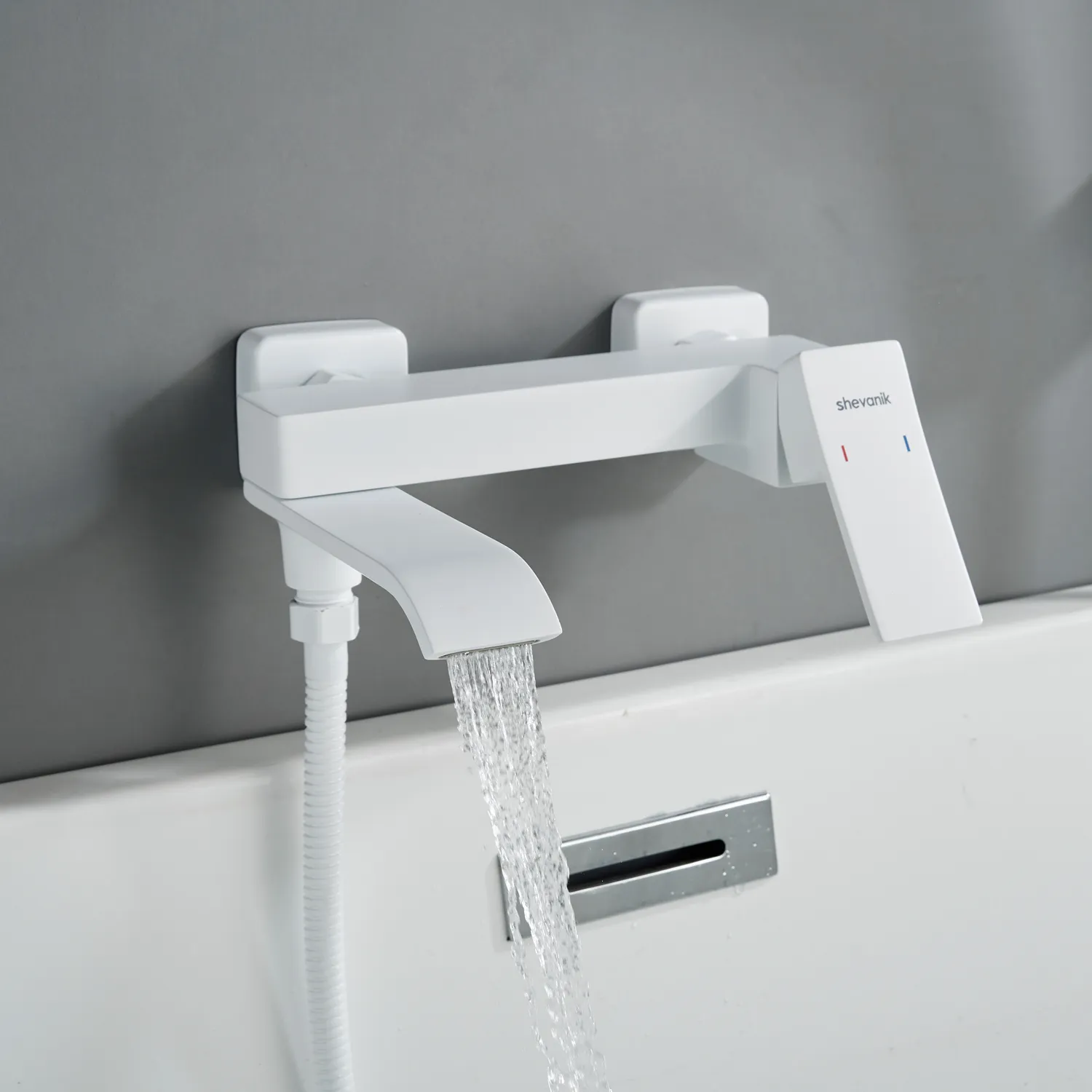 Смеситель для ванны Shevanik S4002C, белый