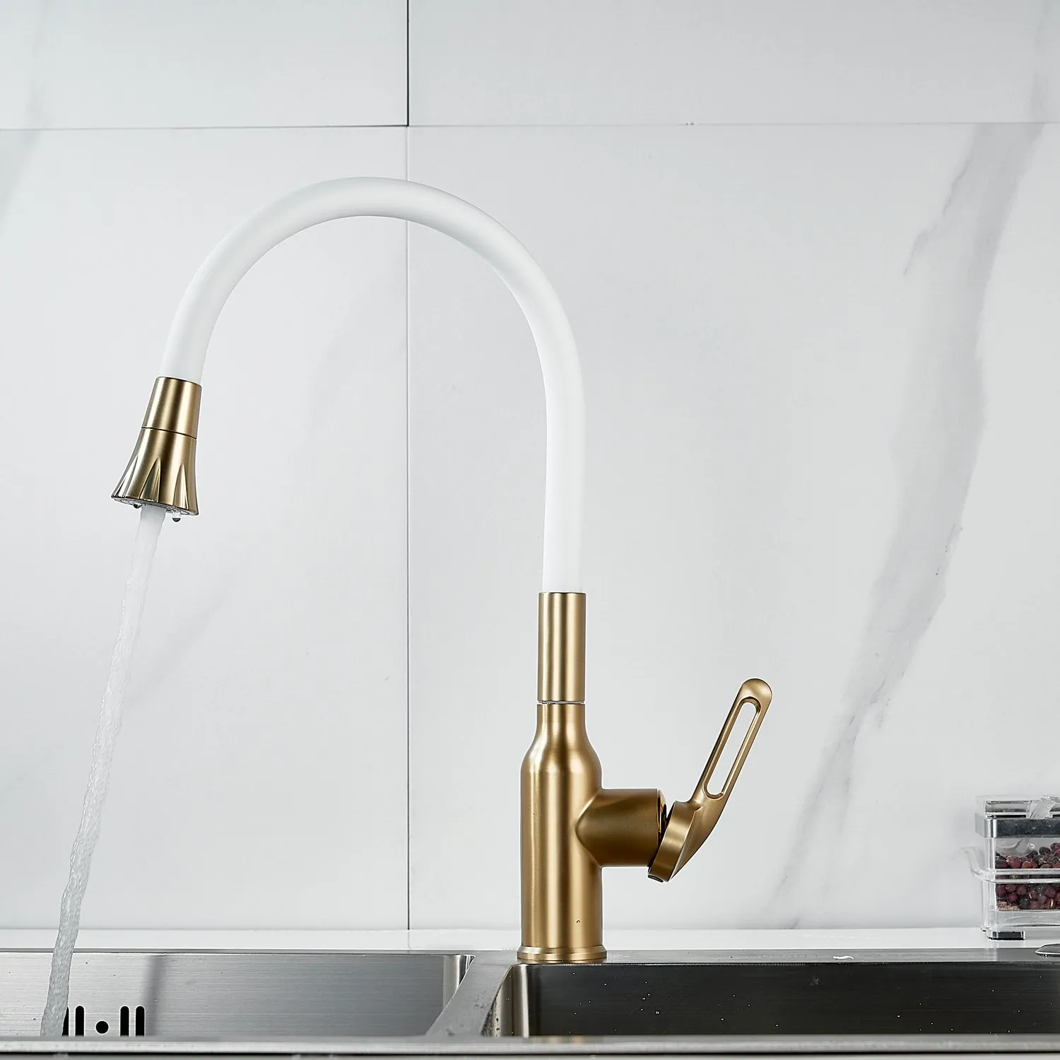 Смеситель для кухни с гибким изливом Raffine F303G-1, золотой сатин