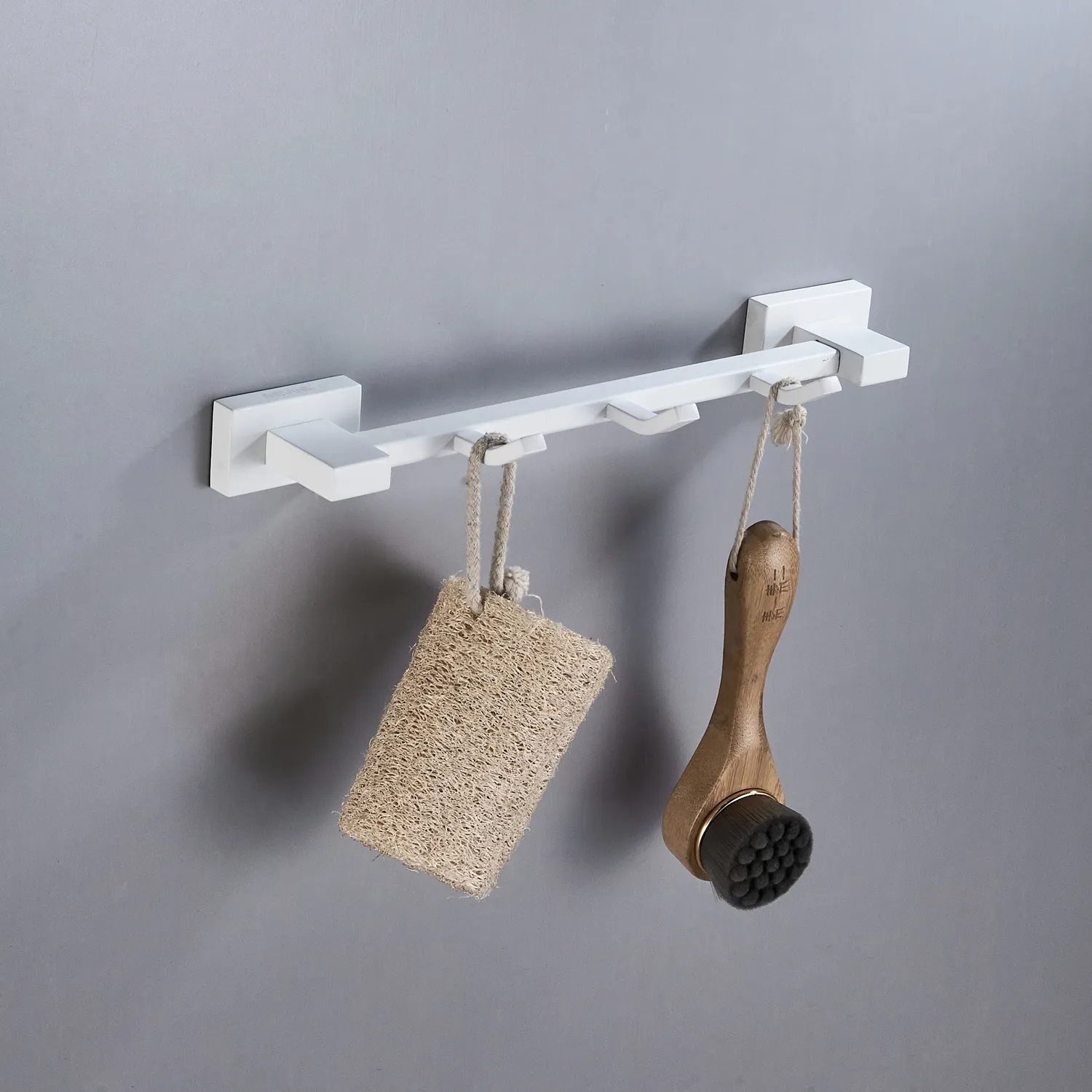 Планка с крючками Shevanik SG5631C, белый