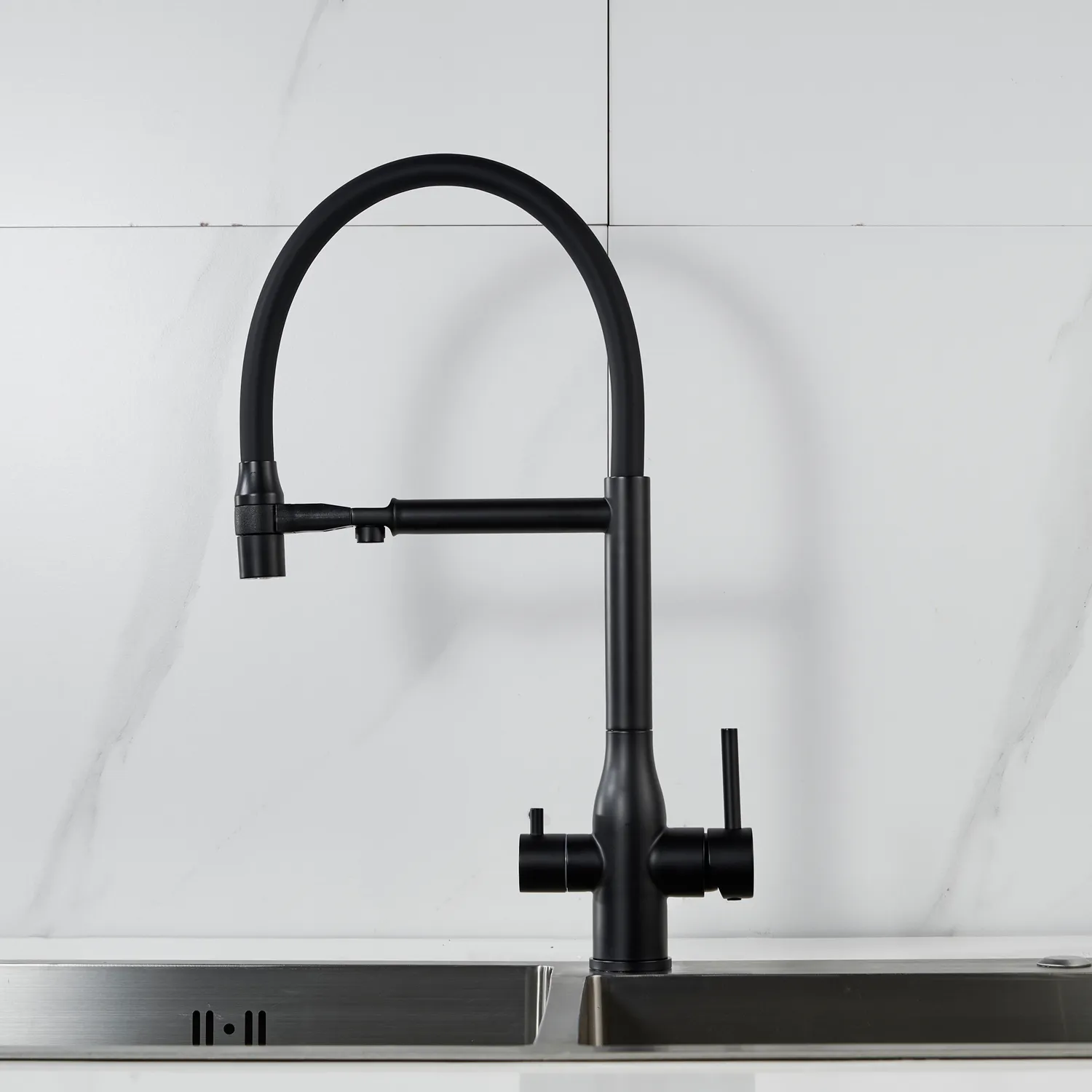 Смеситель для кухни с гибким изливом и подключением фильтра Shevanik S378H, черный