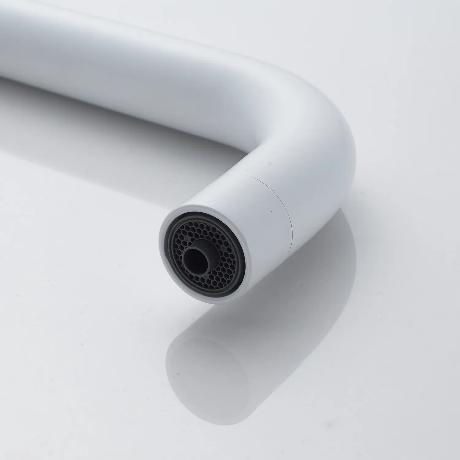 Смеситель для кухни с подключением фильтра Shevanik S528C, белый