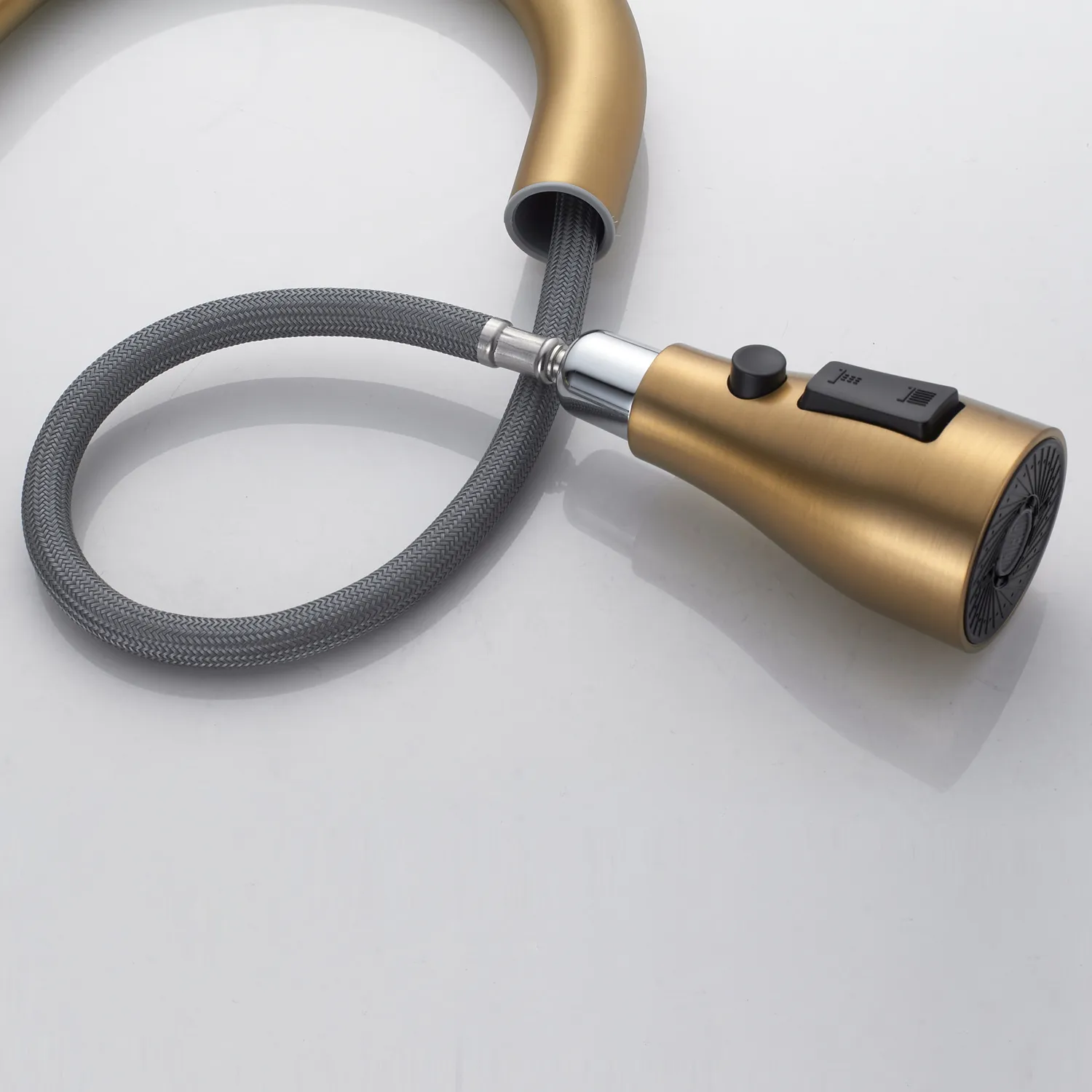 Смеситель для кухни с выдвижным изливом Shevanik S363G, золотой сатин