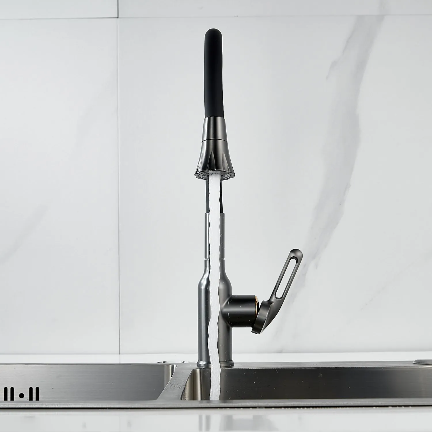 Смеситель для кухни с гибким изливом Raffine F303T-3, оружейная сталь